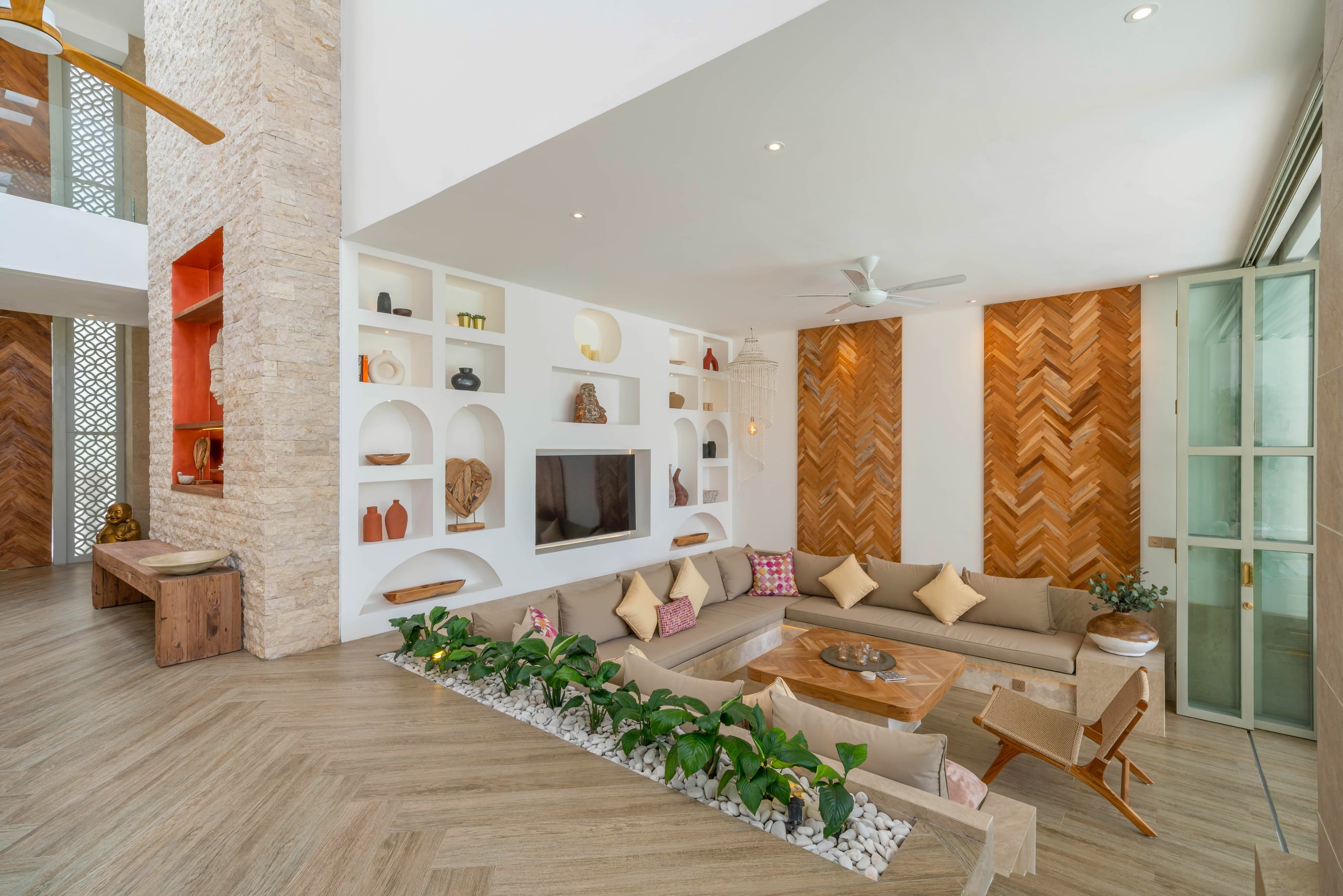 Luxurious New Designer Villa Next to the Beach 9