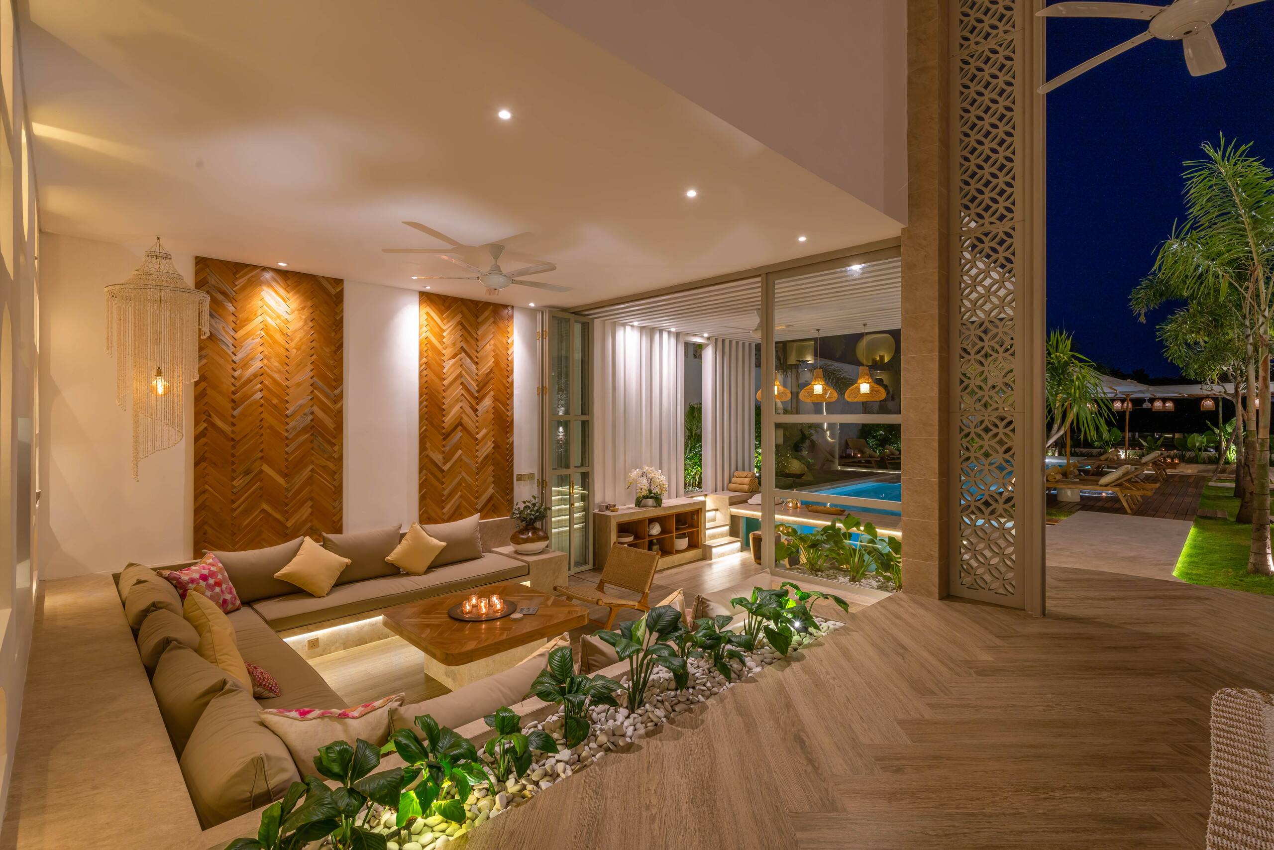 Luxurious New Designer Villa Next to the Beach 14