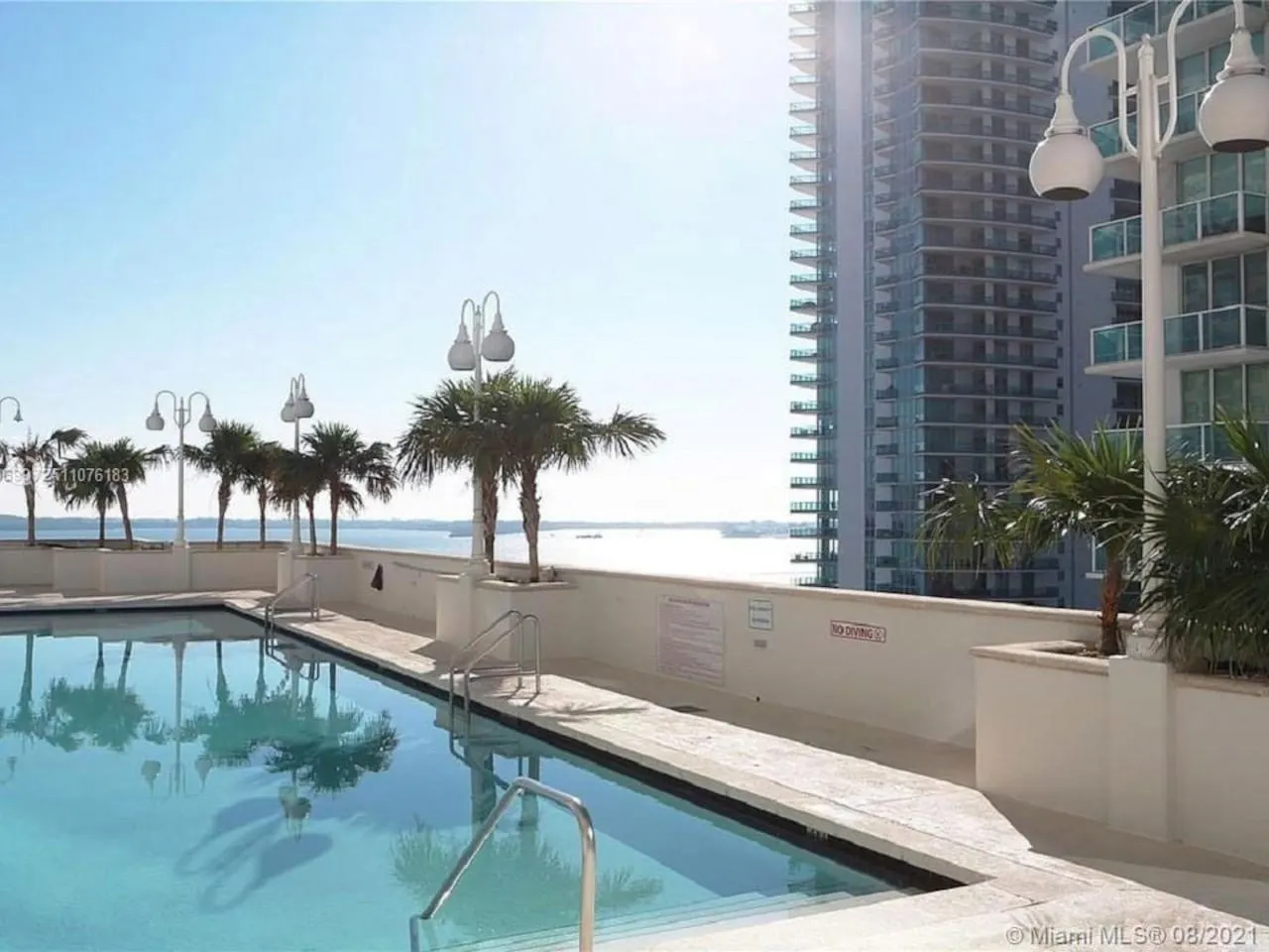 Ocean view unit in Brickell 13