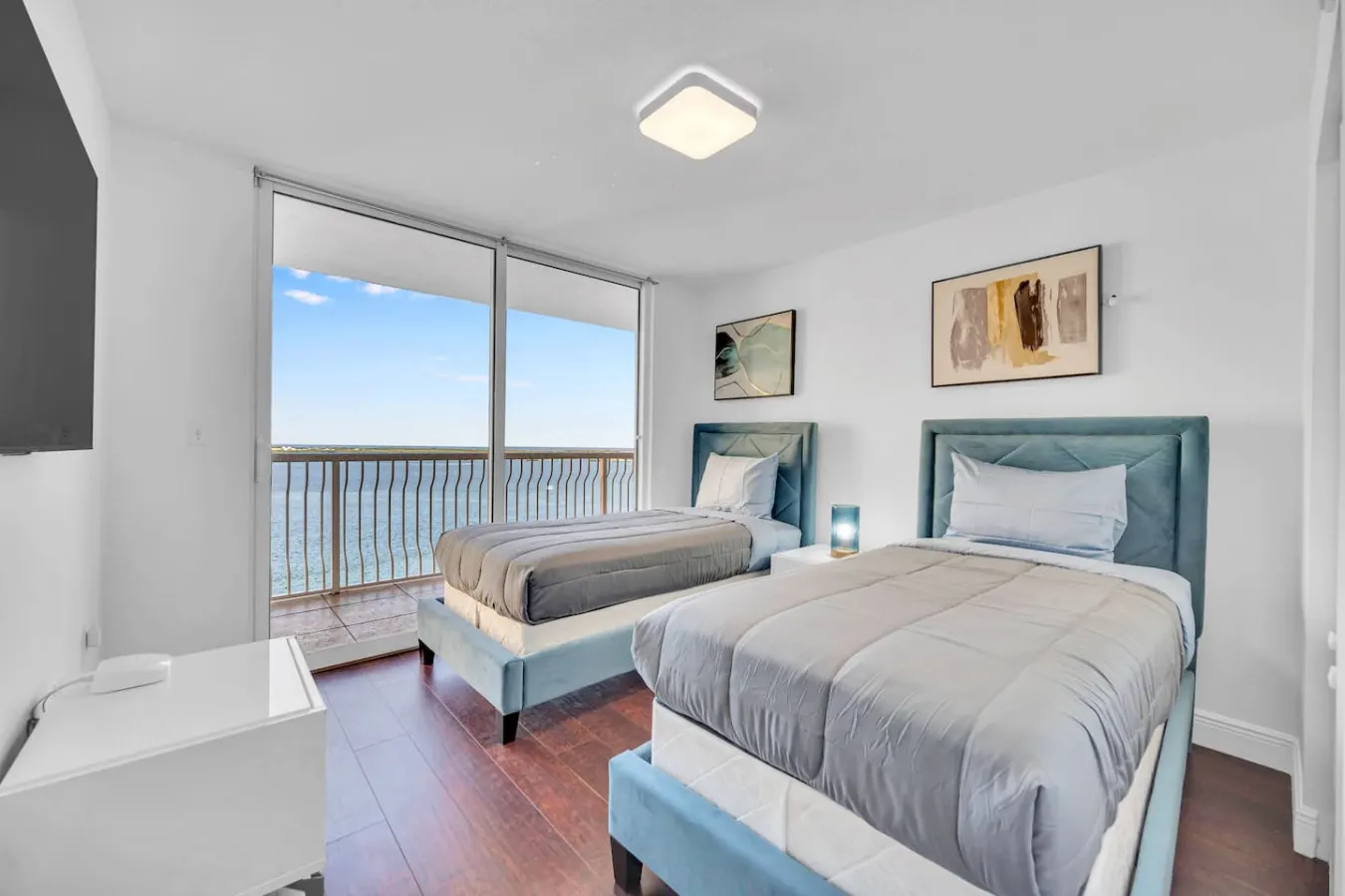 Ocean view unit in Brickell 4