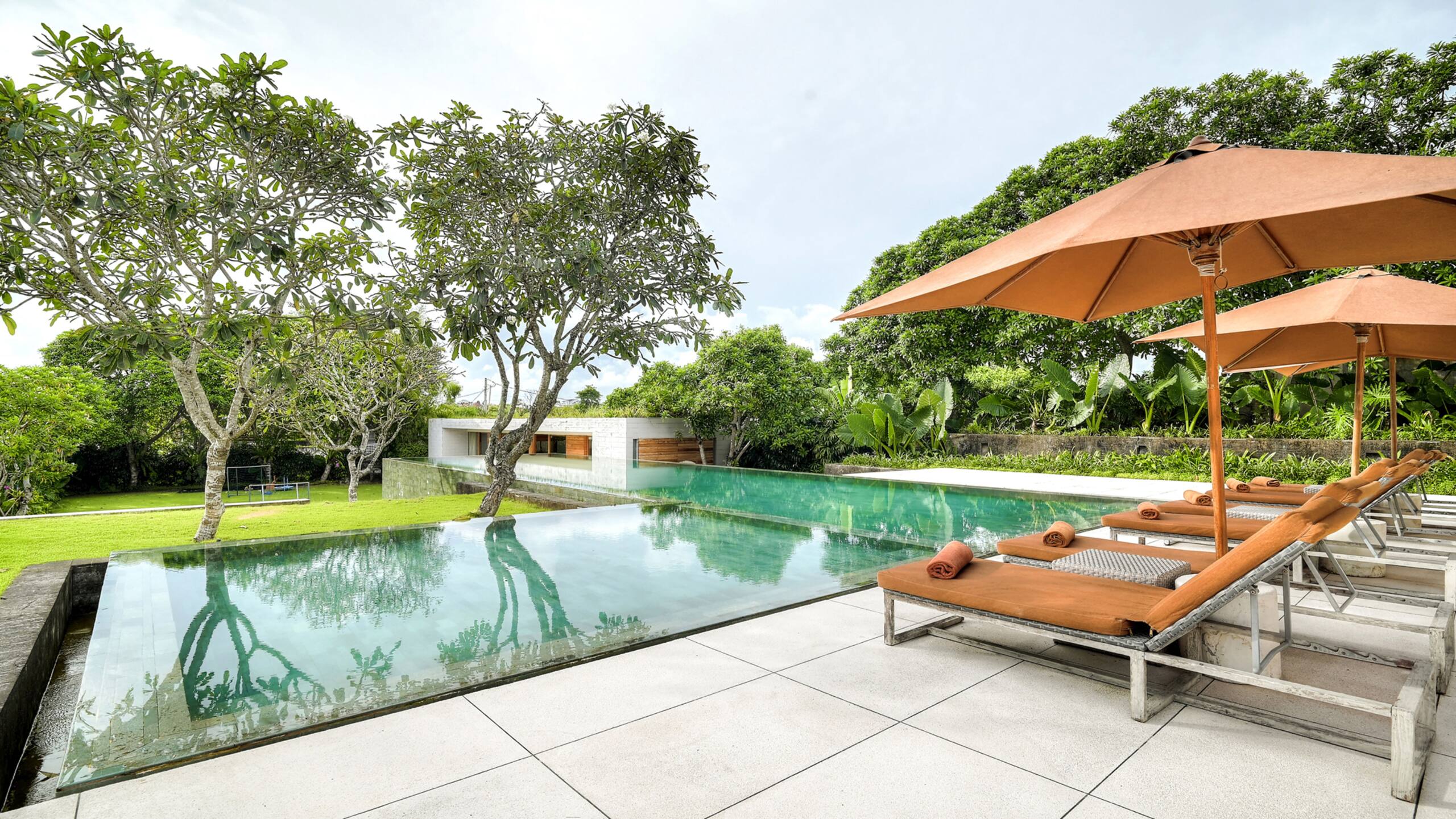The Iman Villa by Elite Havens, 5BR, Canggu w/chef