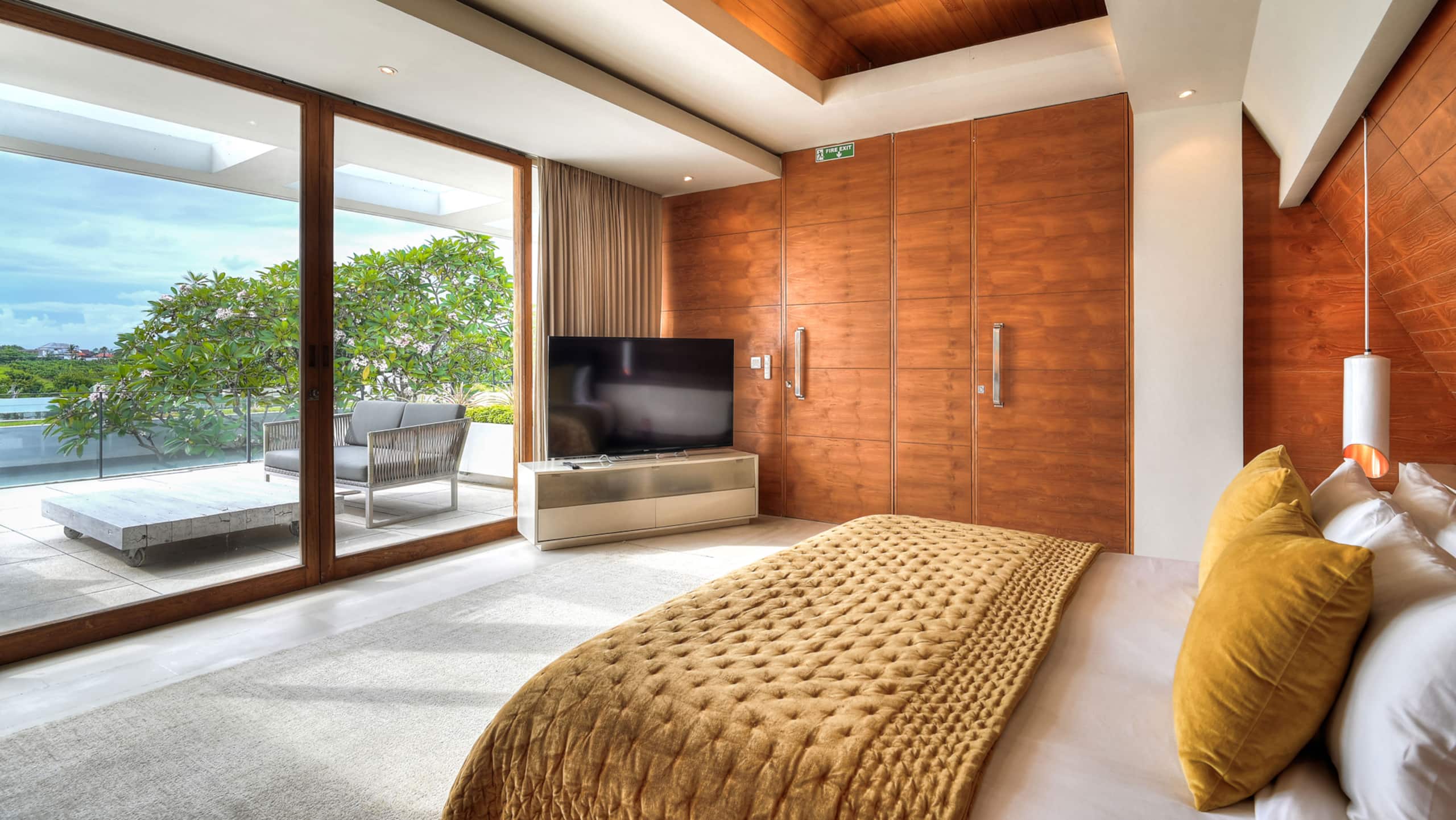 The Iman Villa by Elite Havens, 5BR, Canggu w/chef 6