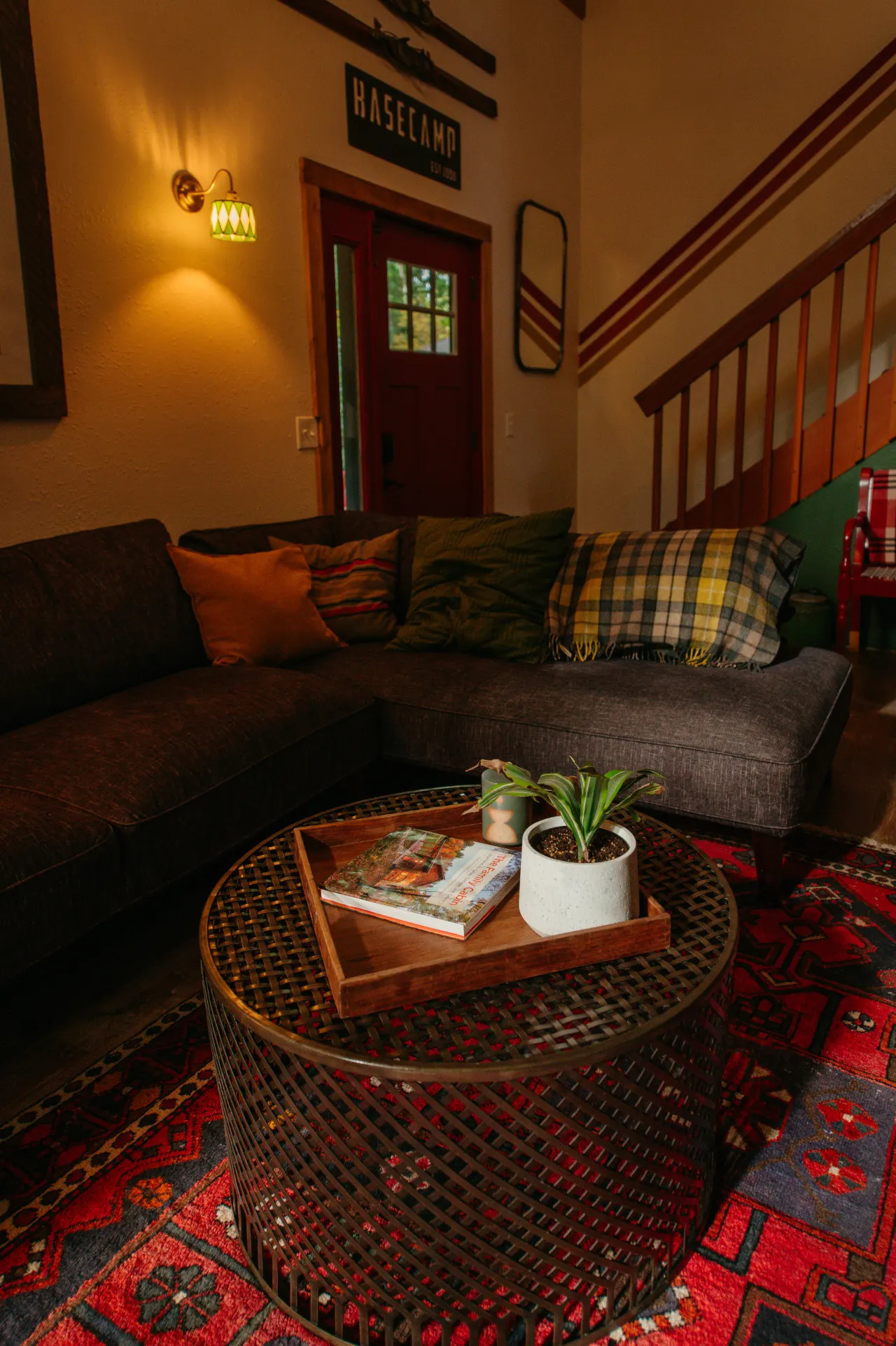 WILDWOOD BASECAMP: Hot Tub, 1.6 acres + BUNKHOUSE Lounge 13