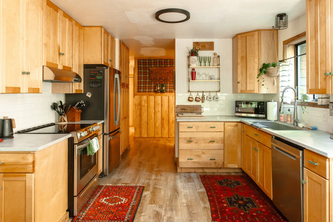 WILDWOOD BASECAMP: Hot Tub, 1.6 acres + BUNKHOUSE Lounge 20