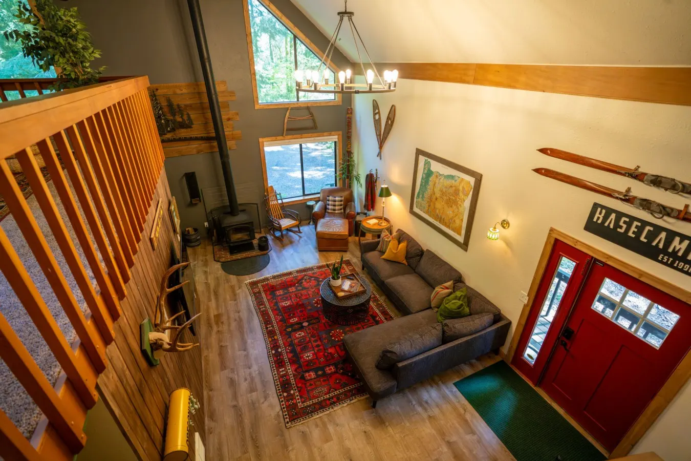WILDWOOD BASECAMP: Hot Tub, 1.6 acres + BUNKHOUSE Lounge — photo 3