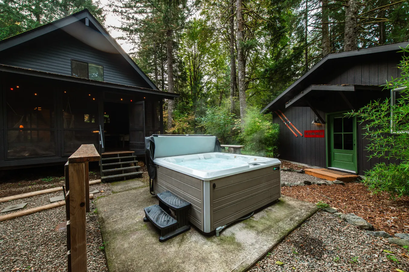 WILDWOOD BASECAMP: Hot Tub, 1.6 acres + BUNKHOUSE Lounge — photo 5
