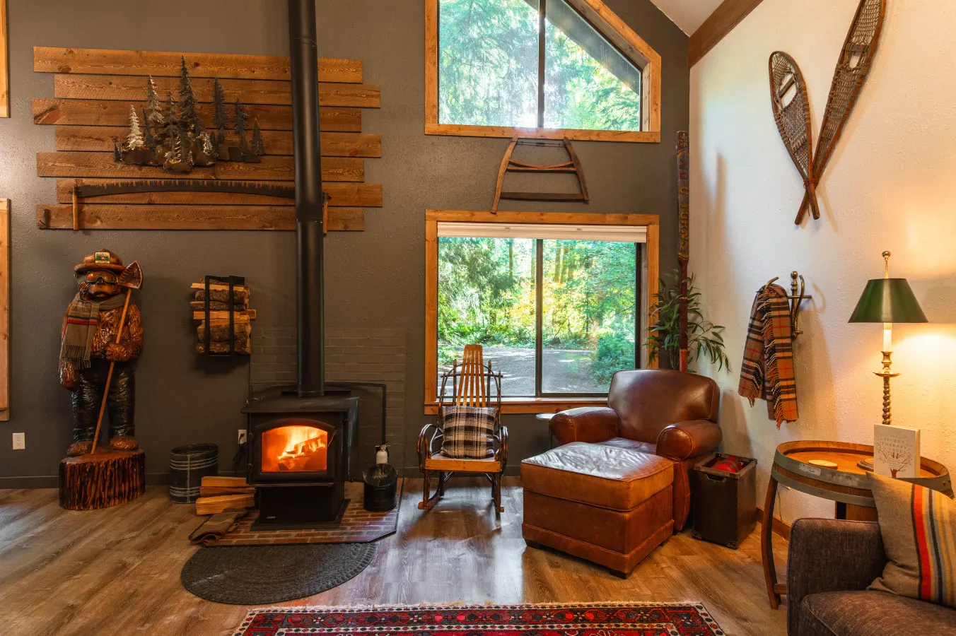 WILDWOOD BASECAMP: Hot Tub, 1.6 acres + BUNKHOUSE Lounge 8