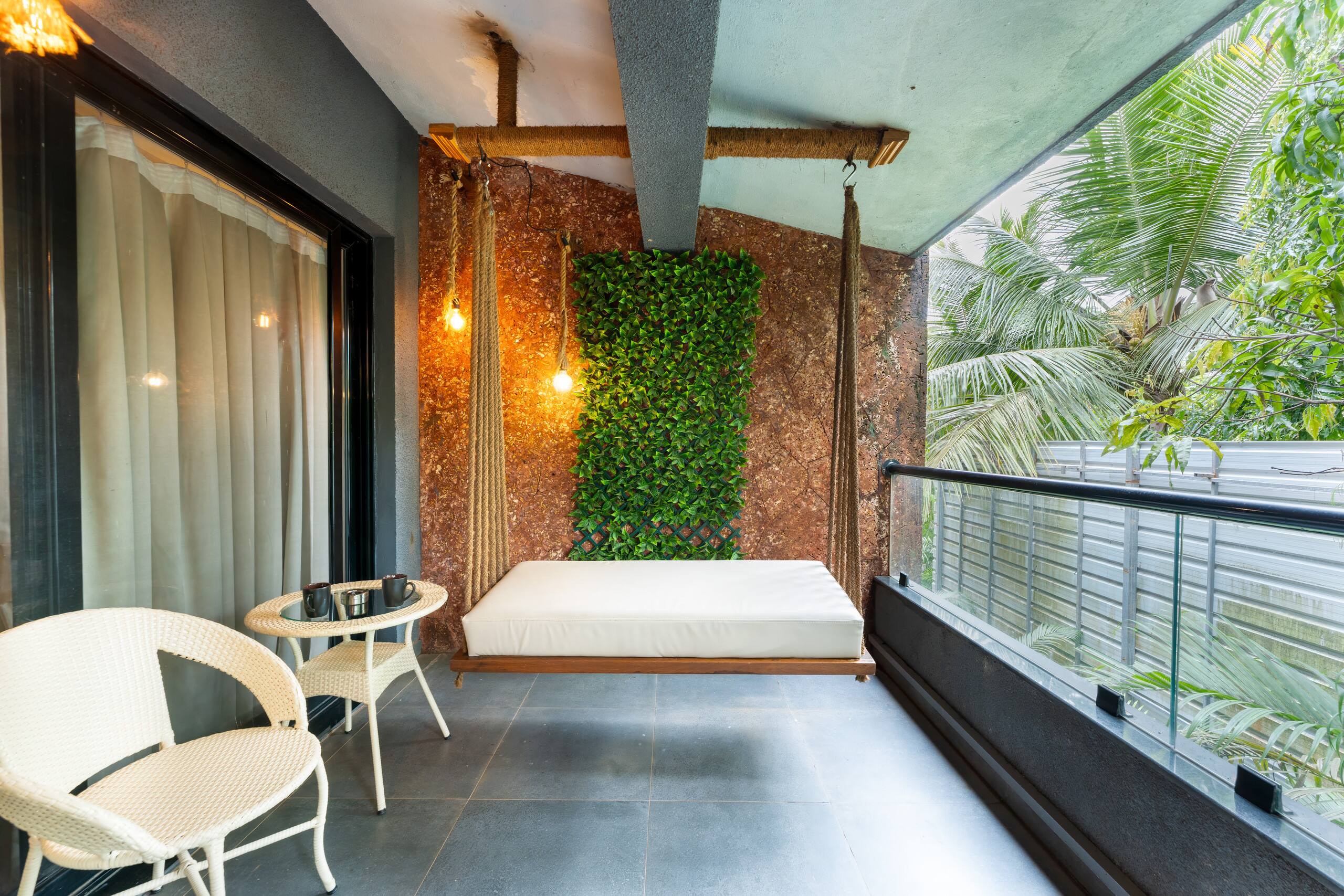 Sereno Siesta 2bhk cosy apt w/balcony swing & pool — photo 3