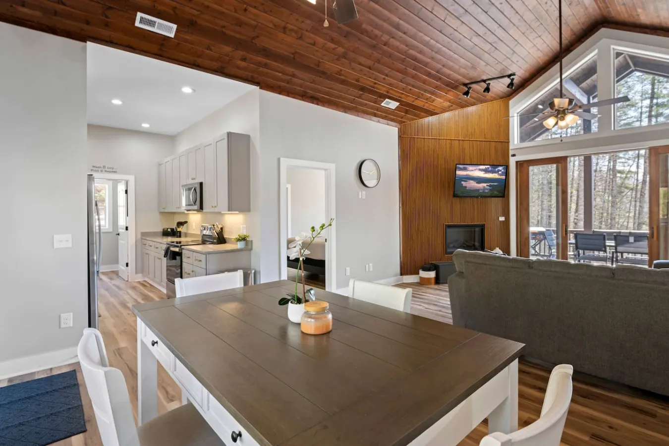 Mountain Sanctuary Balcony w/ View & Grill 3