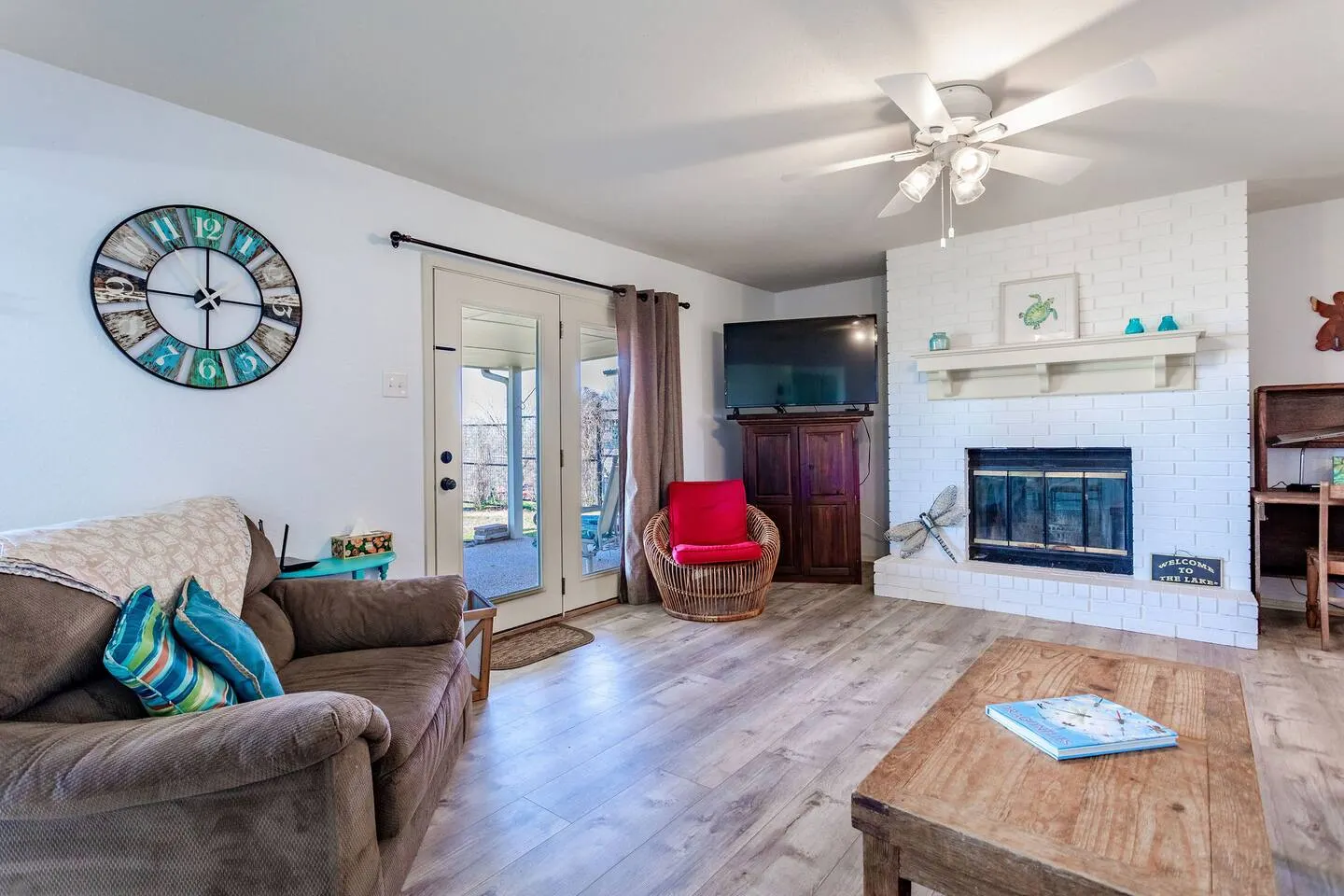 Lakefront Cottage 15 min Baylor/Magnolia/Downtown 10