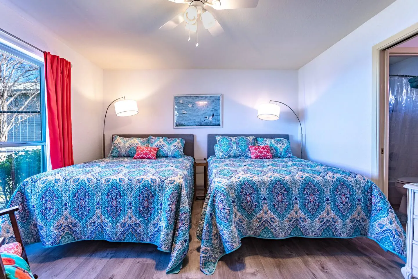 Lakefront Cottage 15 min Baylor/Magnolia/Downtown 15