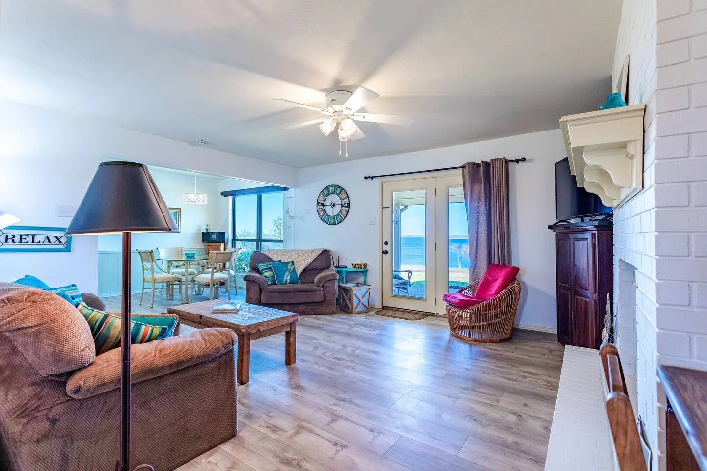 Lakefront Cottage 15 min Baylor/Magnolia/Downtown 6
