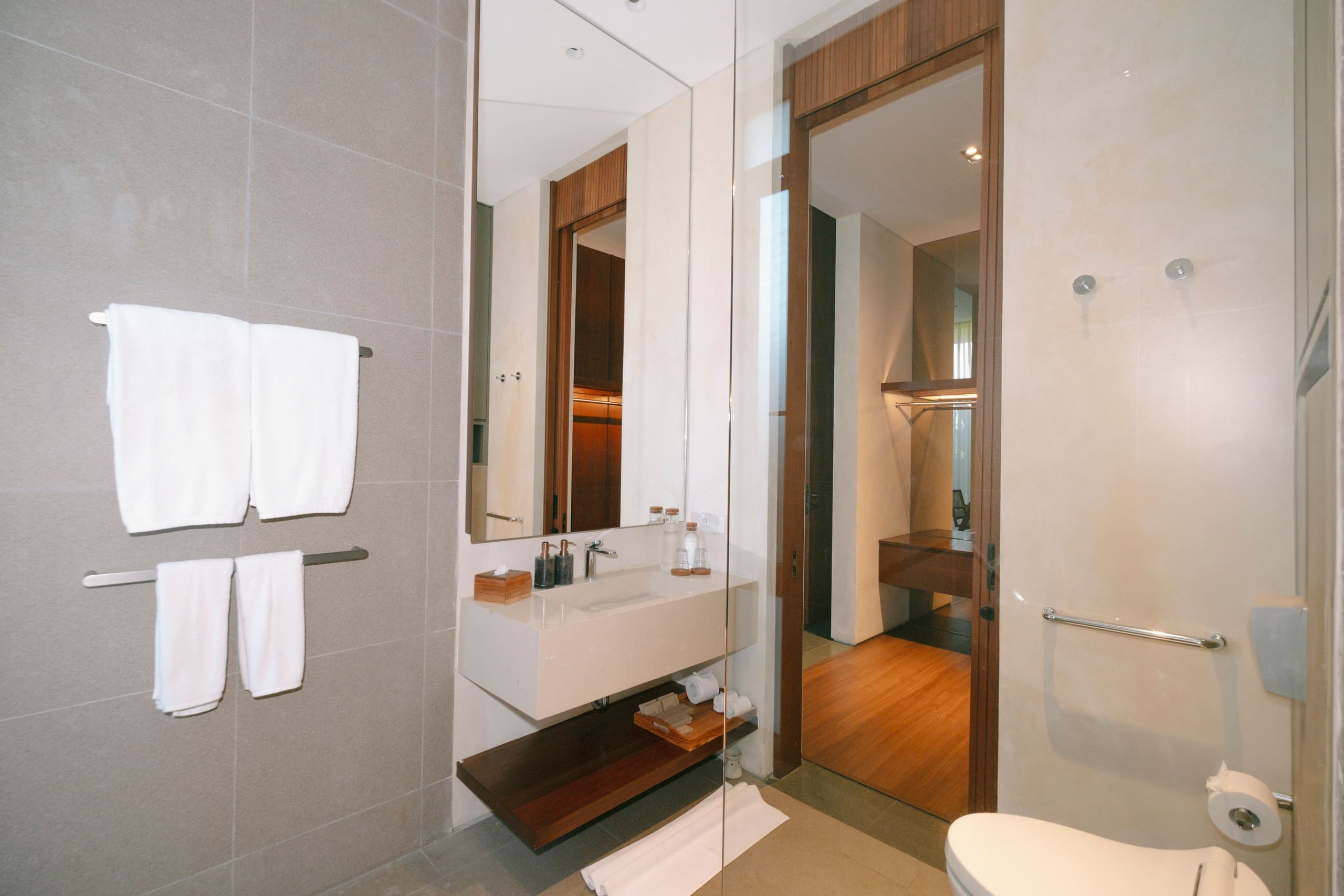 Akashi Residence: 6-Bedroom, Slide, Ice Bath & Gym — photo 5