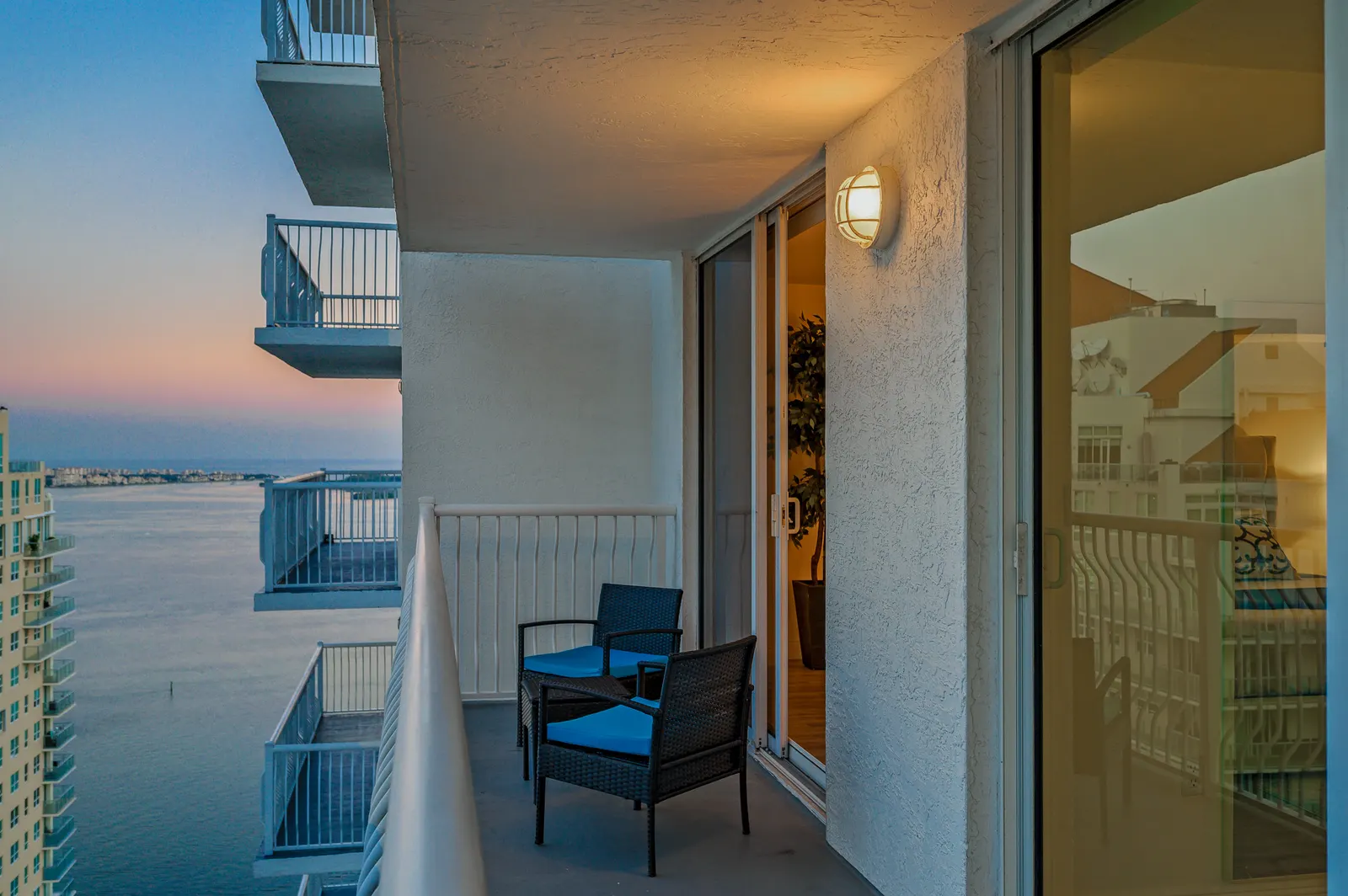 High Floor Unit Located in Brickell - Free Parking 19