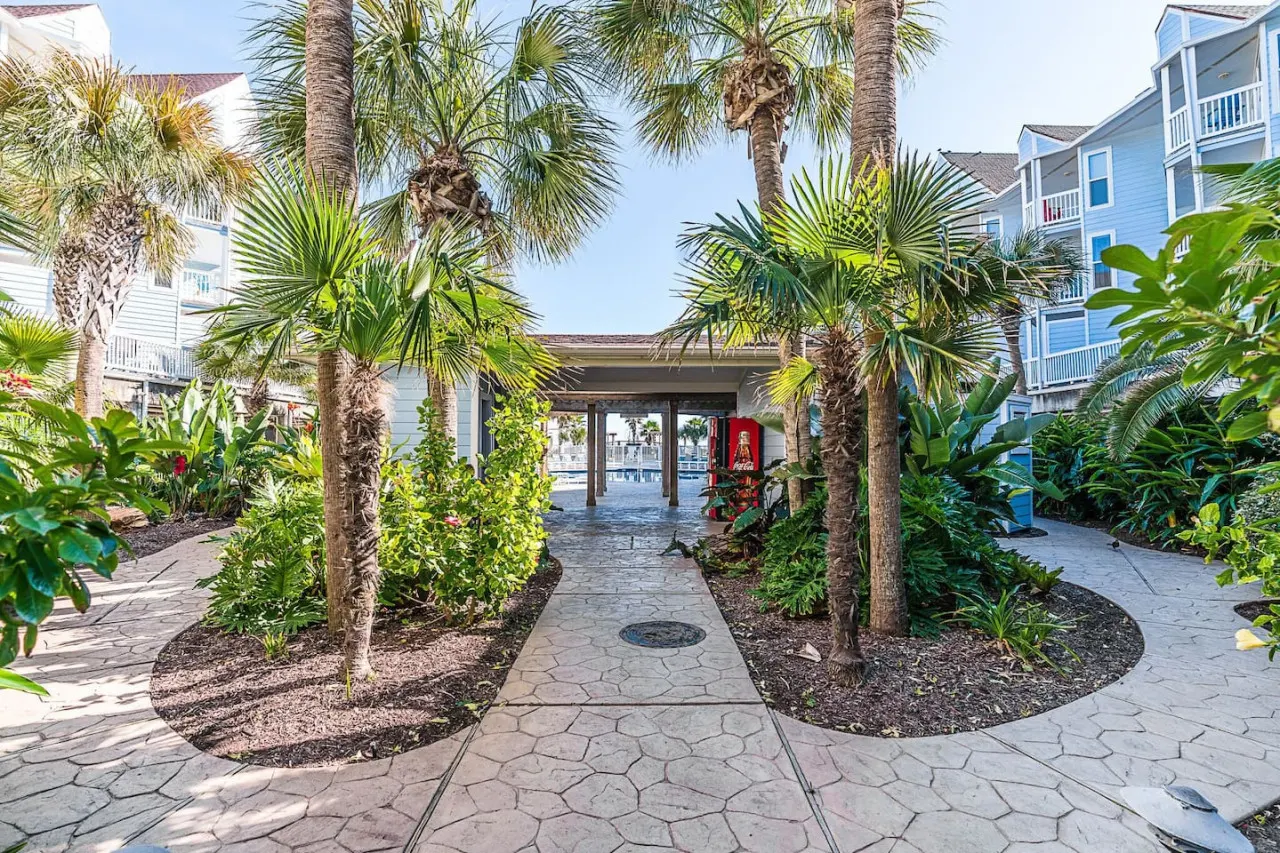 Steps to Pool and Beach...Amazing Views from Two Balconies! 10