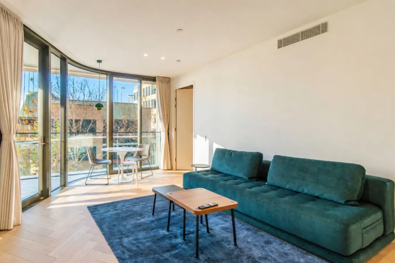 The Rocks 1BR + Workspace | Bridge View & Balcony