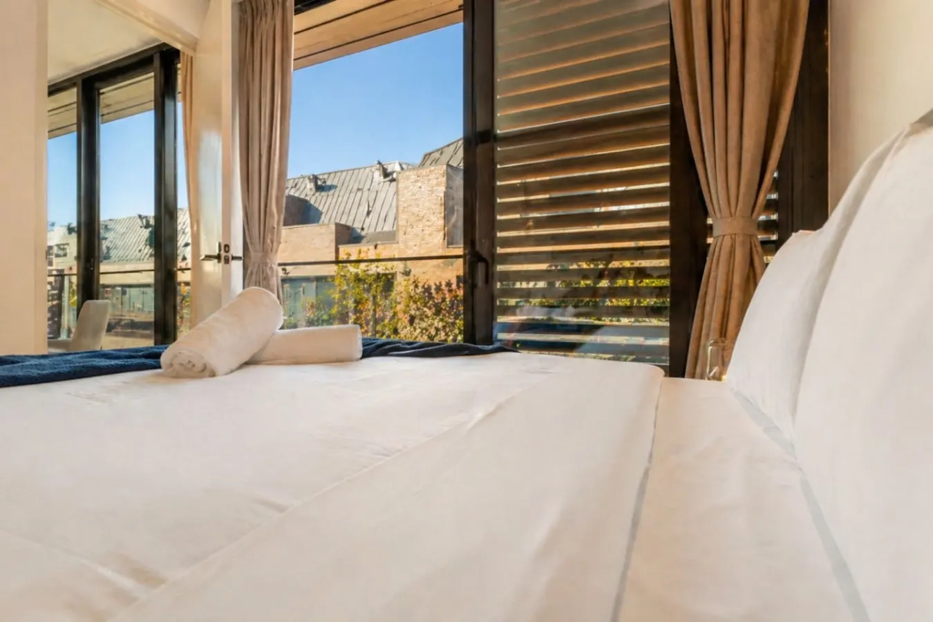 The Rocks 1BR + Workspace Bridge View & Balcony 13