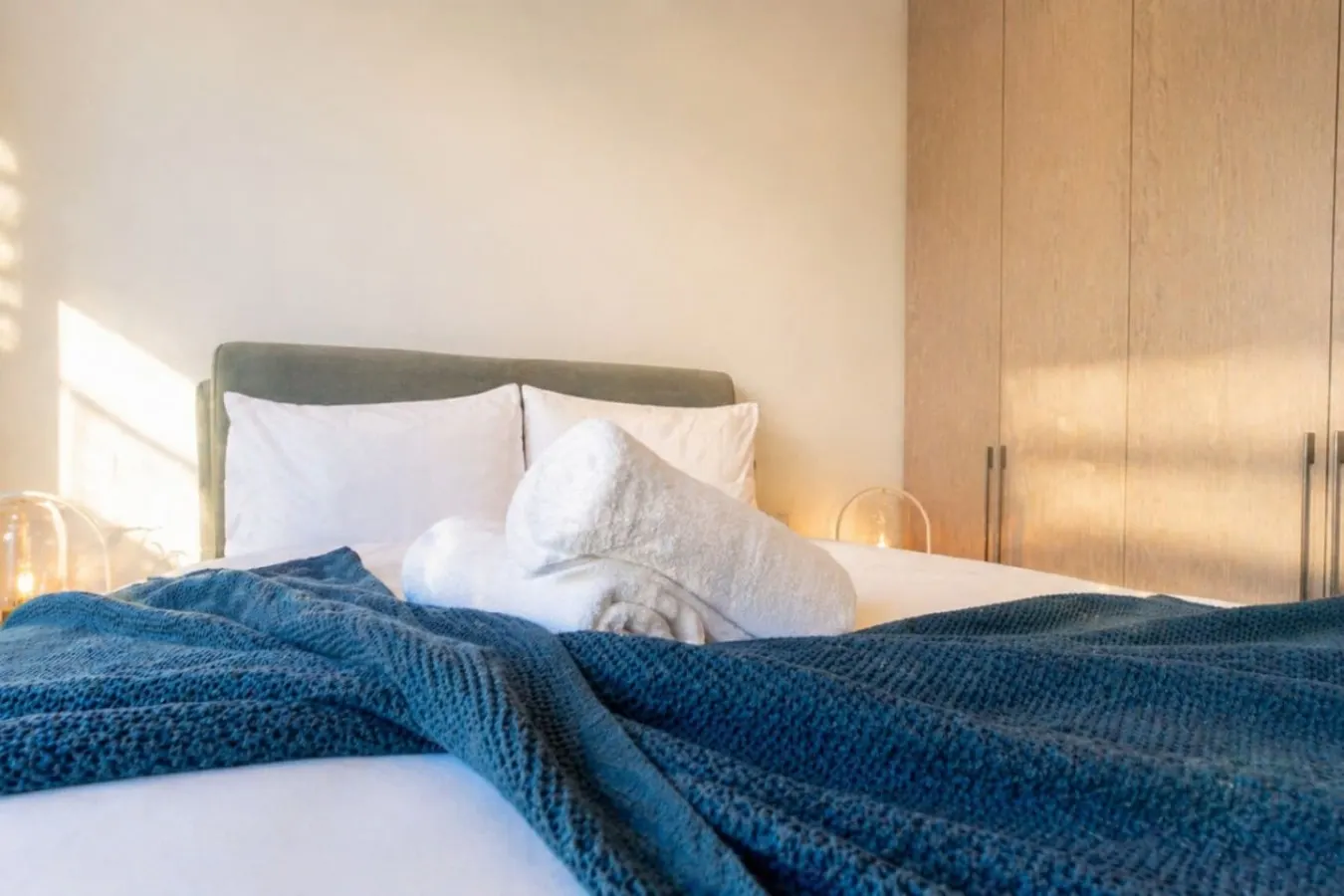 The Rocks 1BR + Workspace Bridge View & Balcony 7