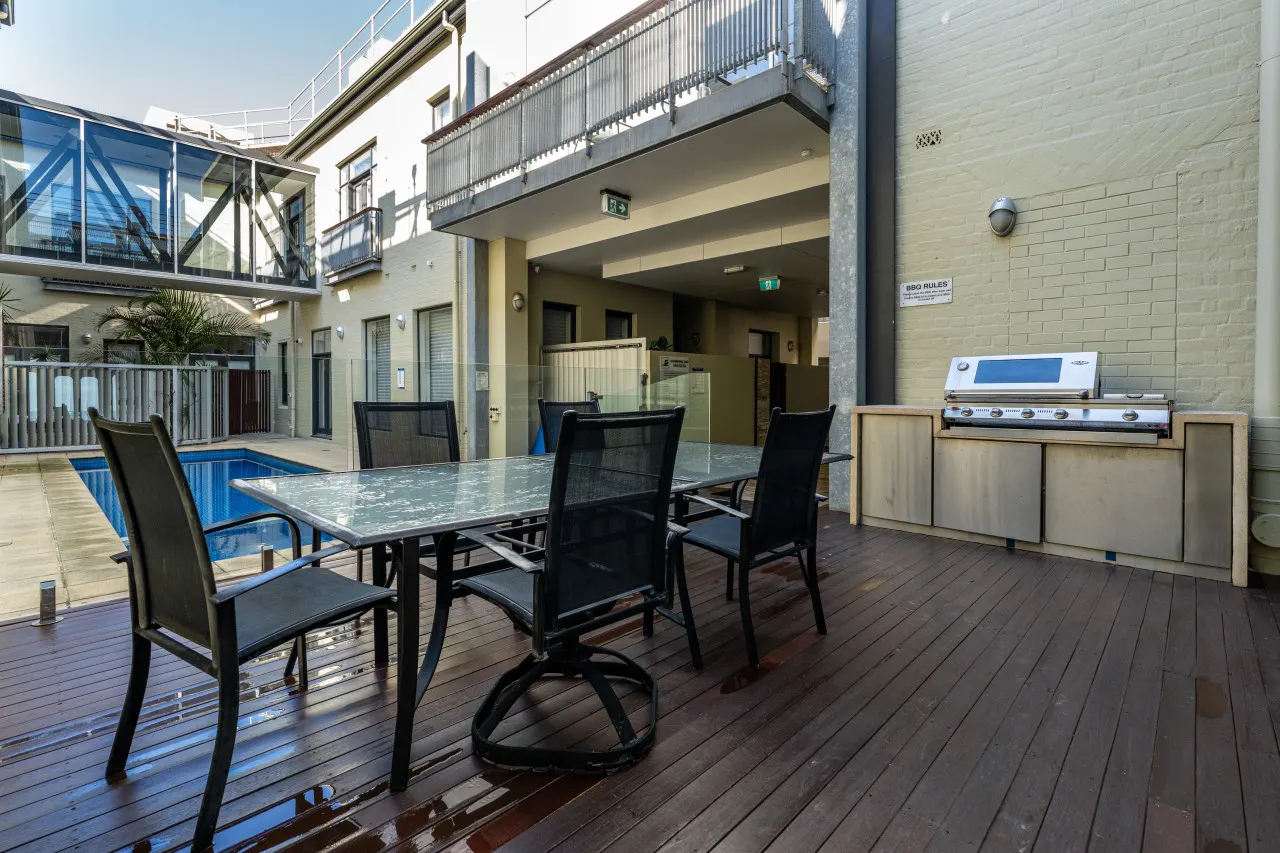 Aqua by the Sea - Beachfront with Pool & Gym 20