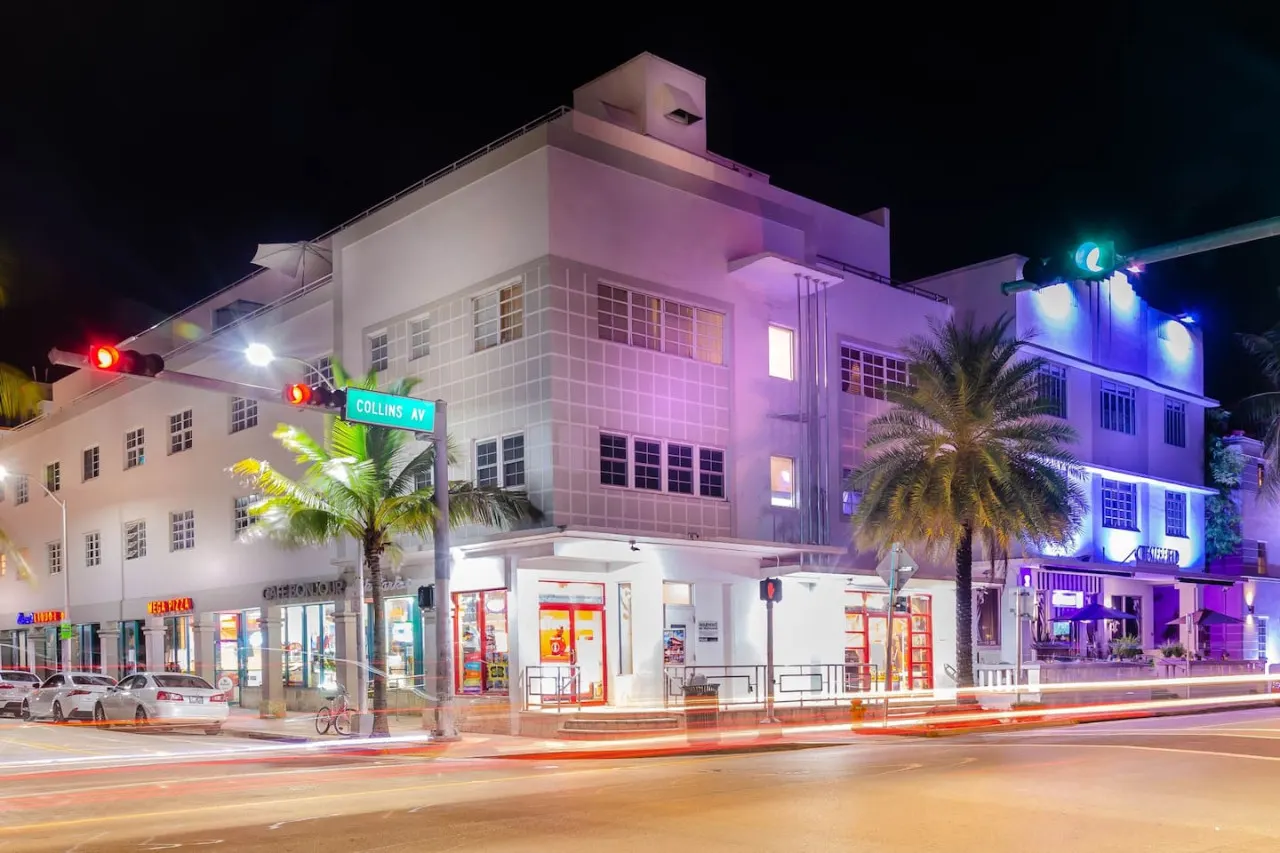 South Beach - 1 Min to Beach - King Bed 10