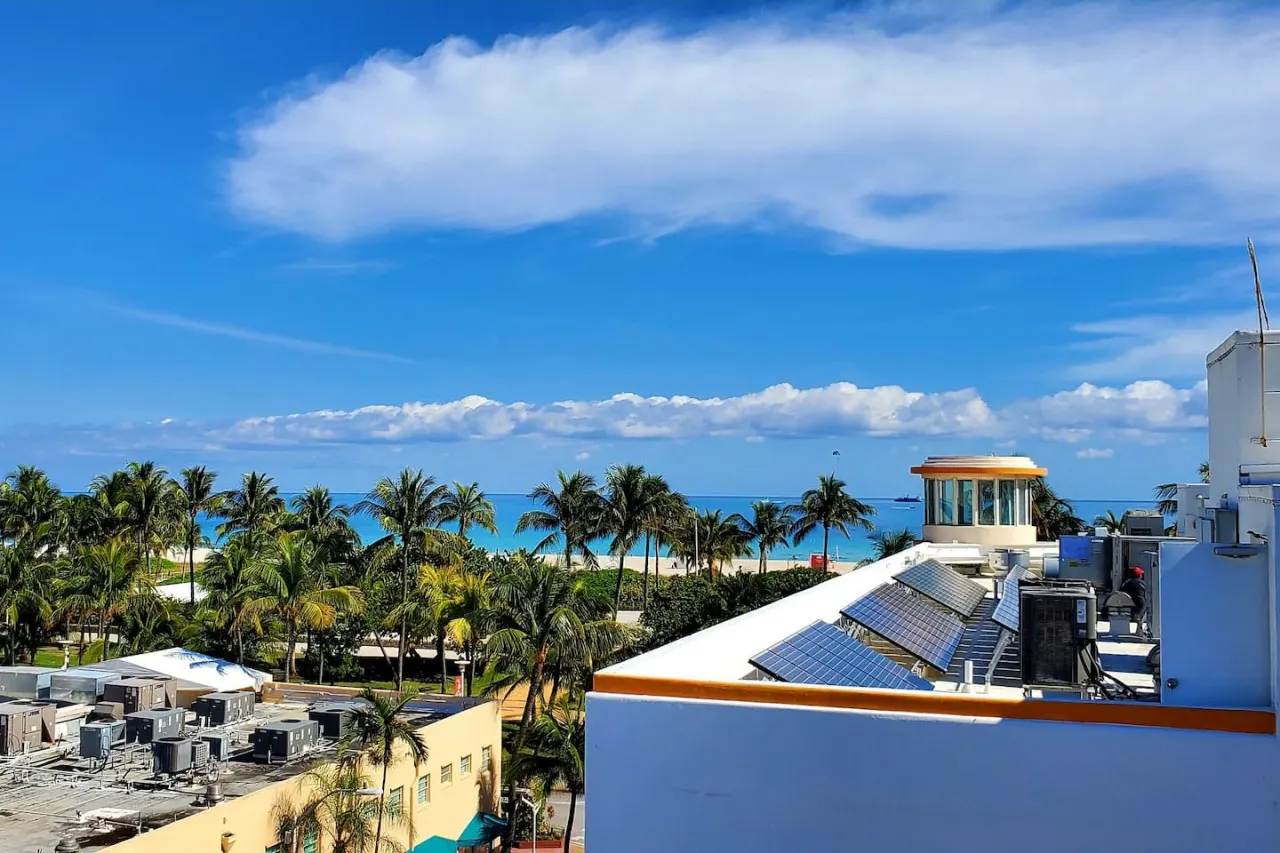 South Beach - 1 Min to Beach - King Bed 11