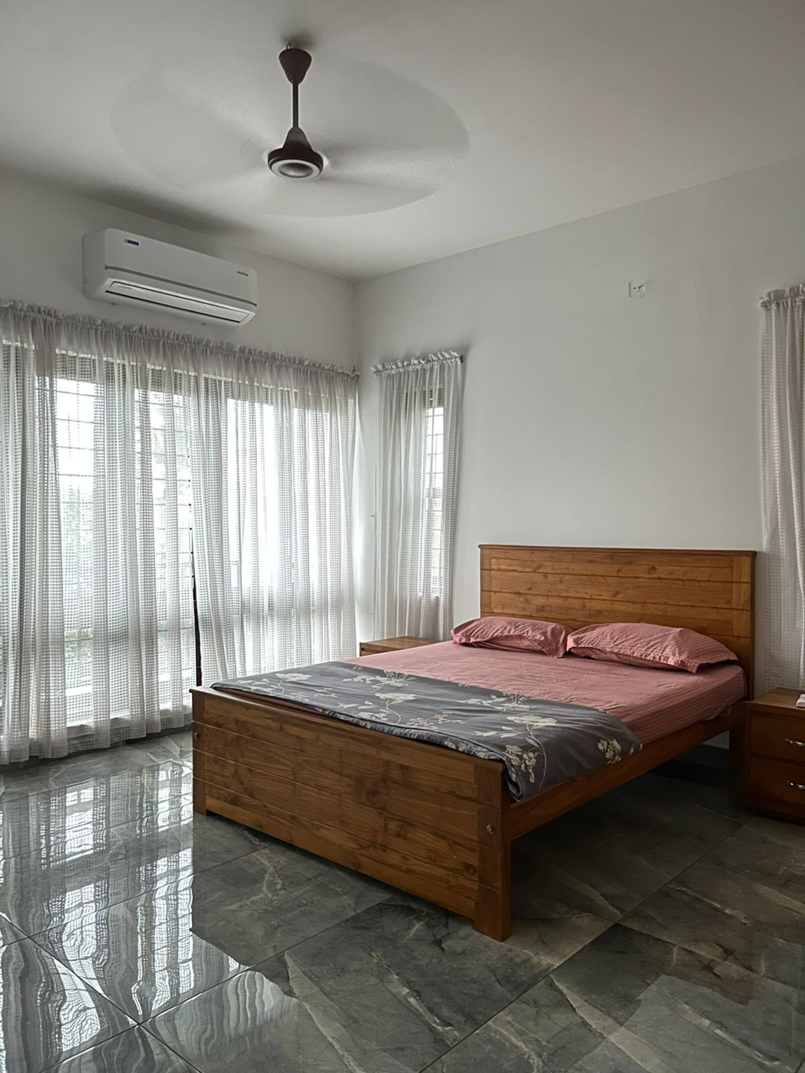 Thomaskutty Villa, 3BHK @ Calicut, Near Med Clg 12