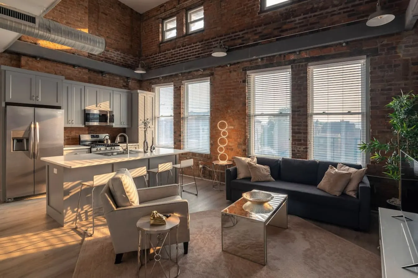 Entire Historic Building: Sleeps 30 1