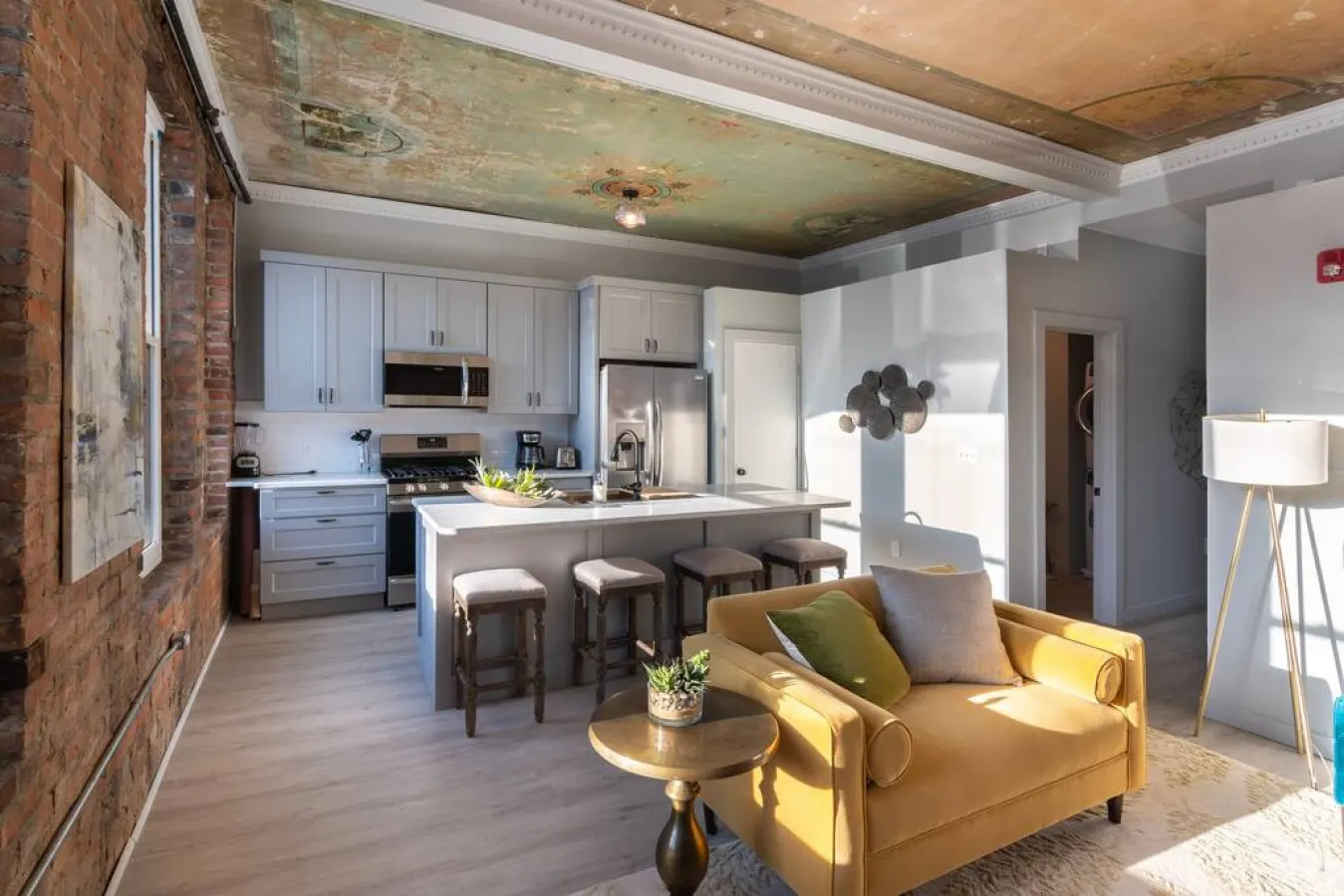 Entire Historic Building: Sleeps 30 2