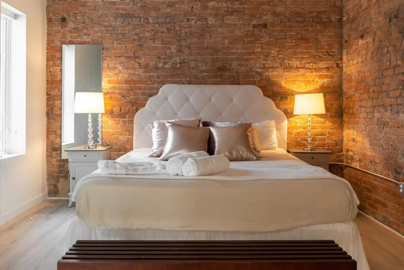 Entire Historic Building: Sleeps 30 10