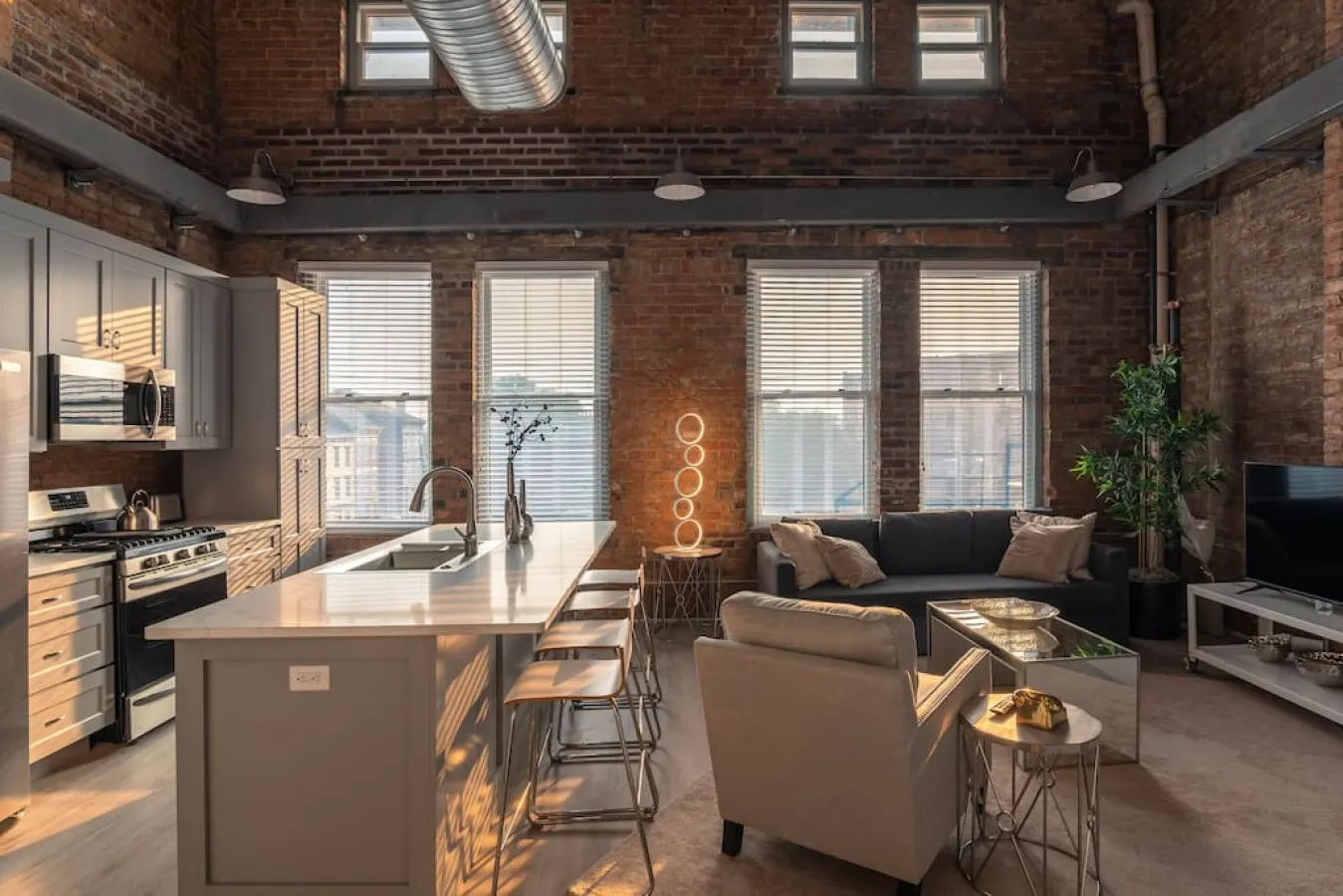 Entire Historic Building: Sleeps 30 13