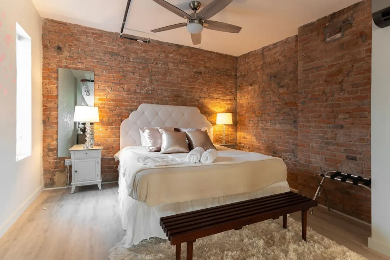 Entire Historic Building: Sleeps 30 15