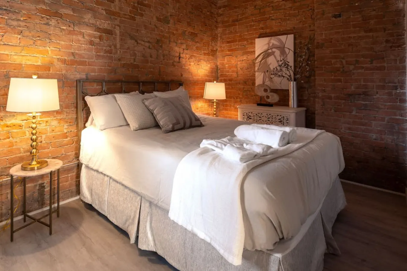 Entire Historic Building: Sleeps 30 20