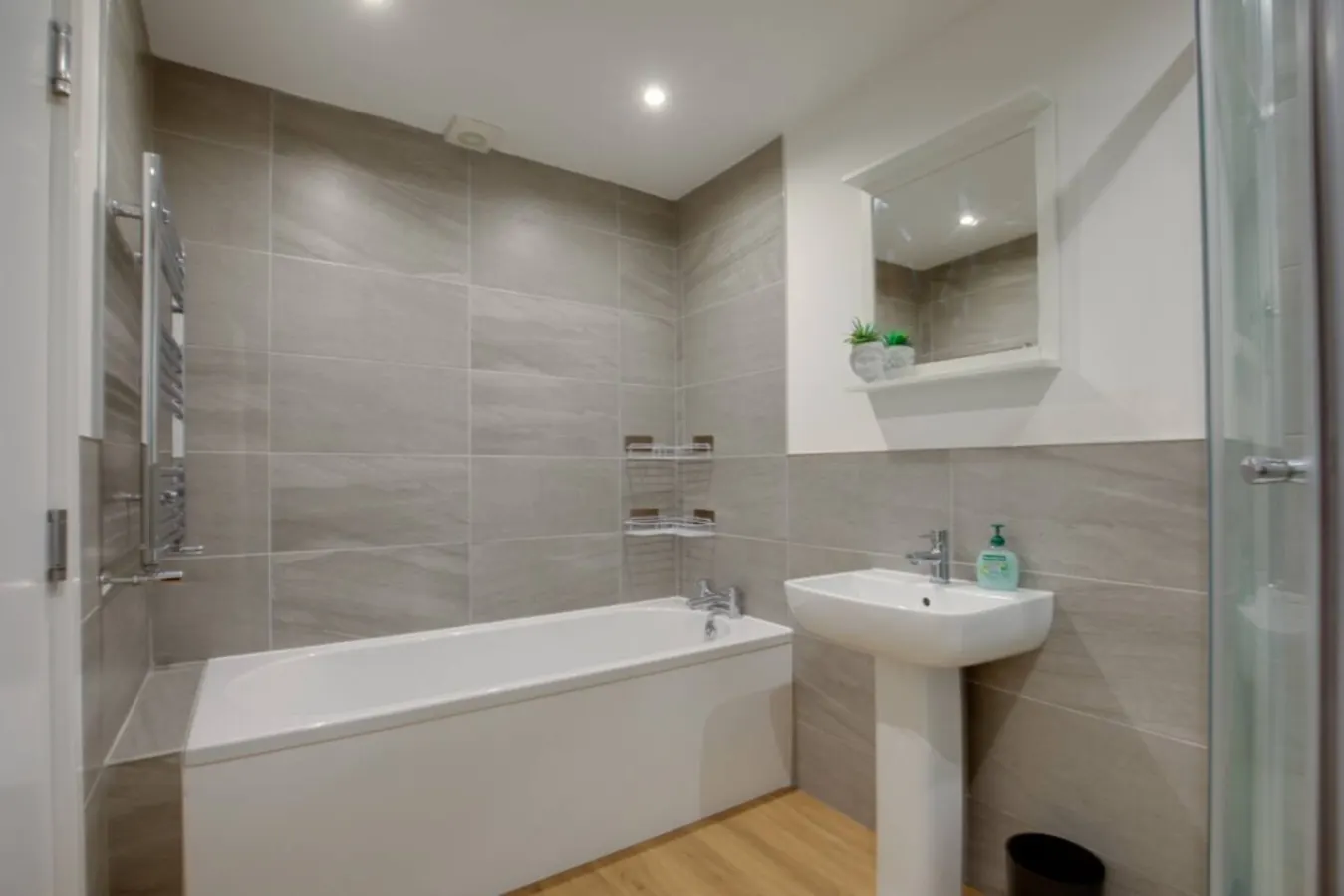 Spacious 4 BR Kelham Stay 8 Beds 10 Guests 7