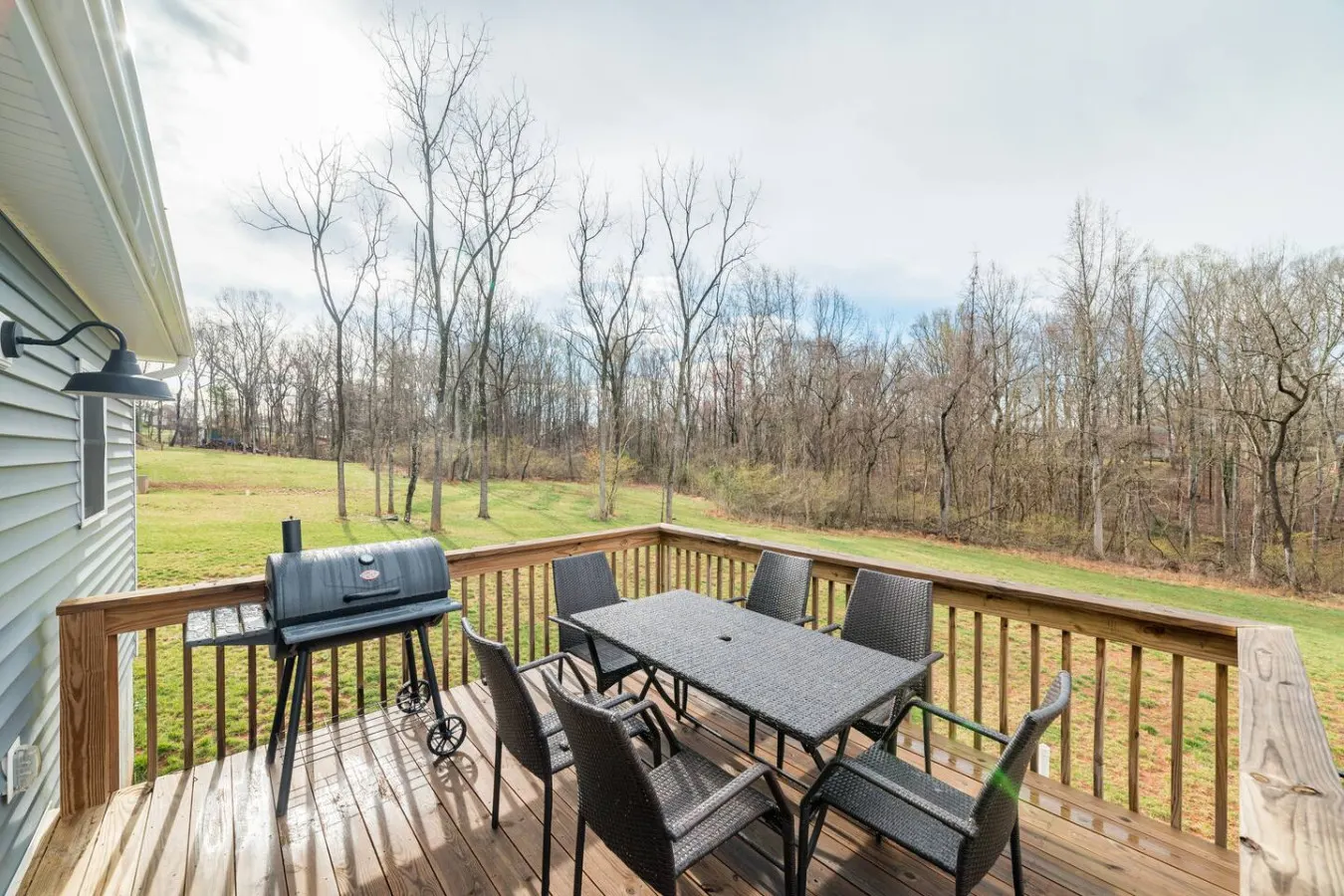 The Madison | 5 Min to Downtown | Firepit & Deck — photo 5
