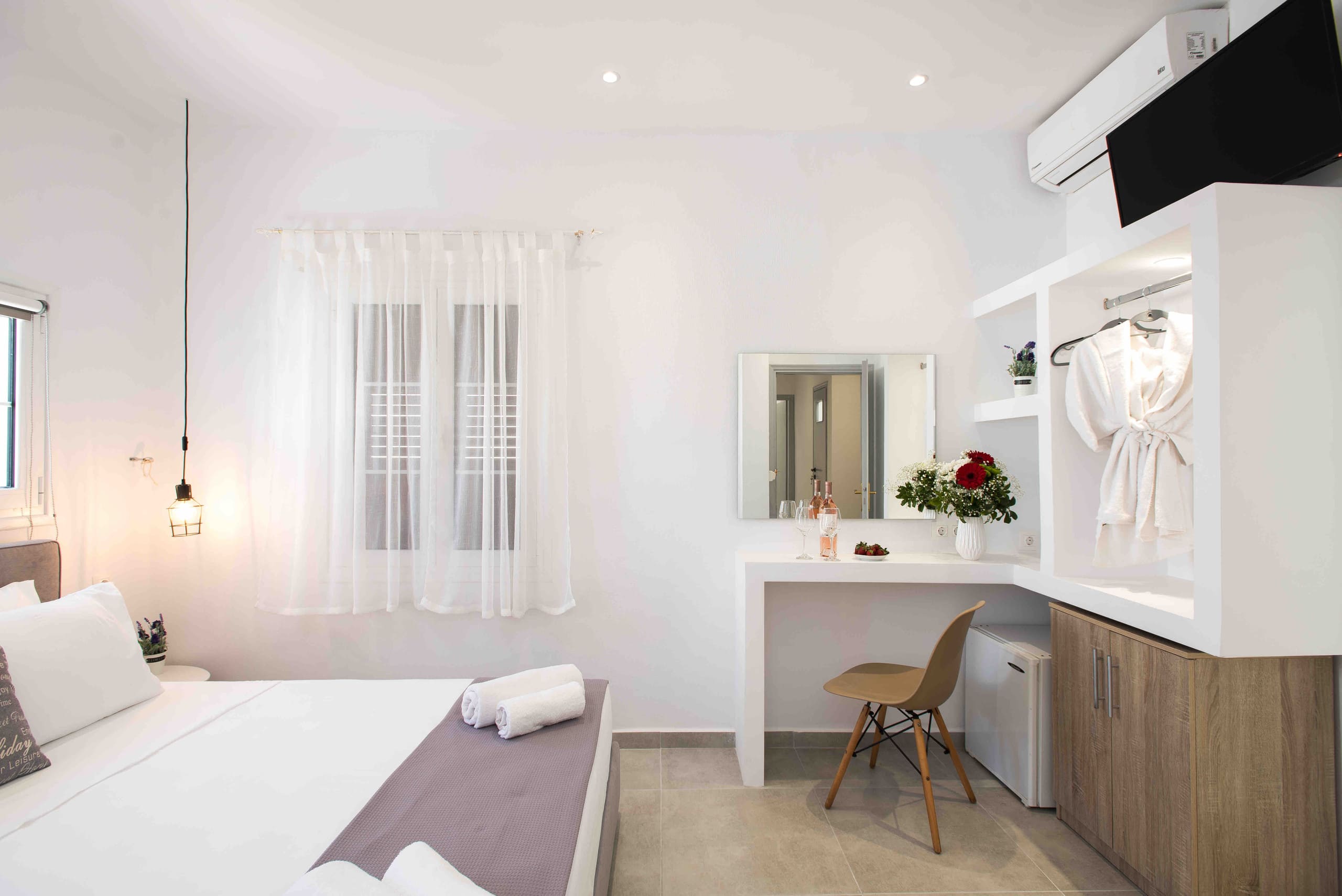 Myconian Little Venice Grand Suite with Sea View — photo 5