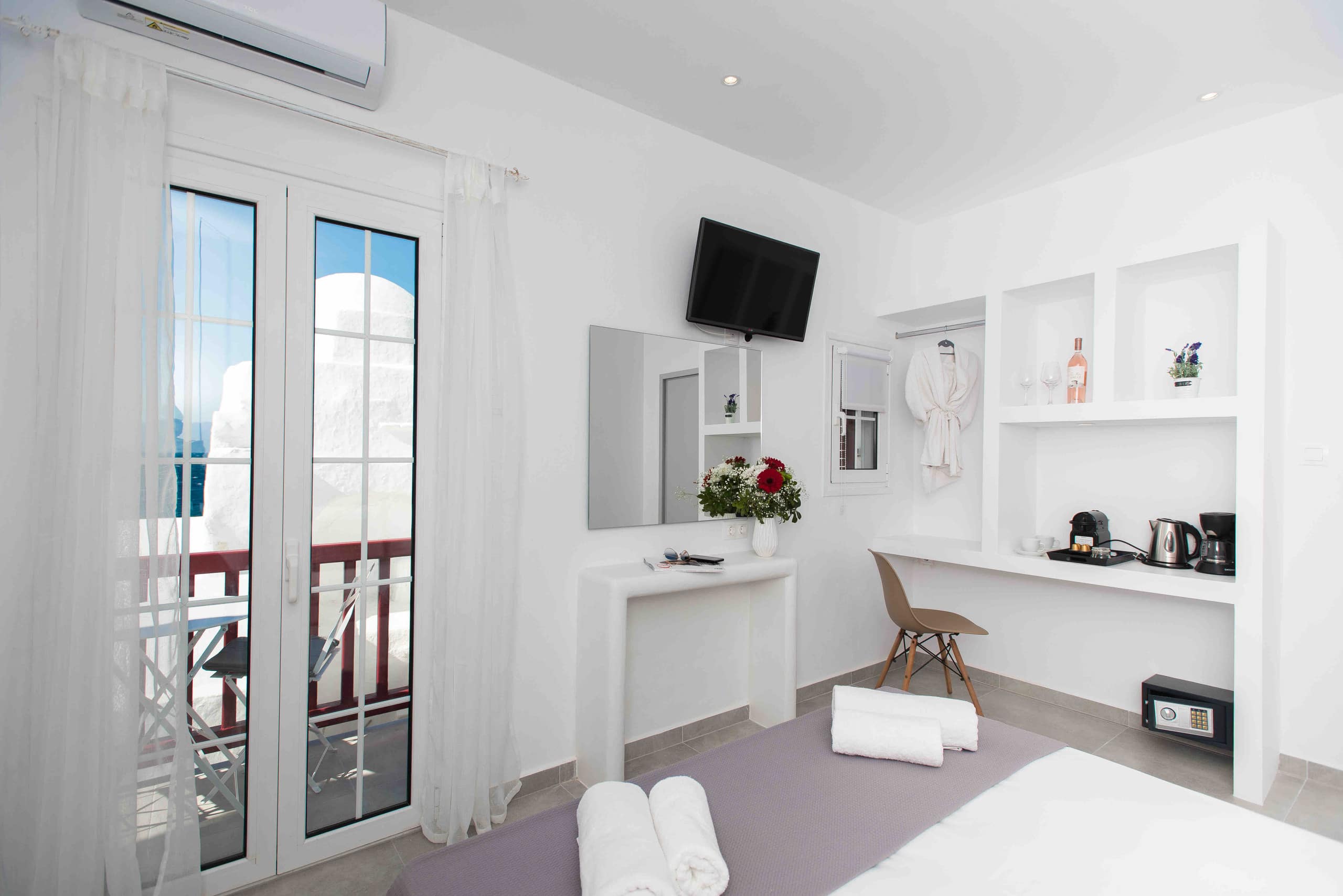 Myconian Little Venice Grand Suite with Sea View 20