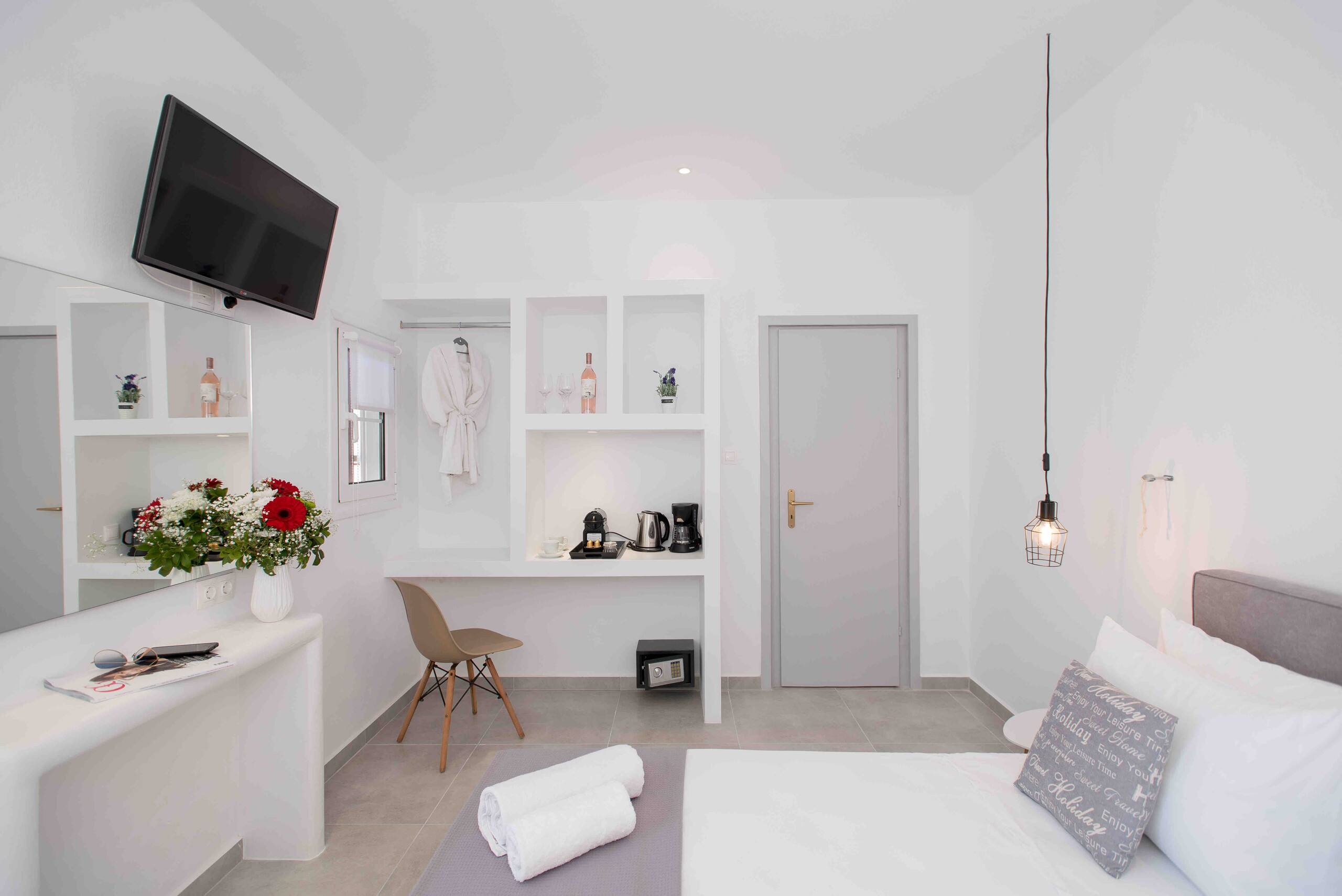 Myconian Little Venice Grand Suite with Sea View 17