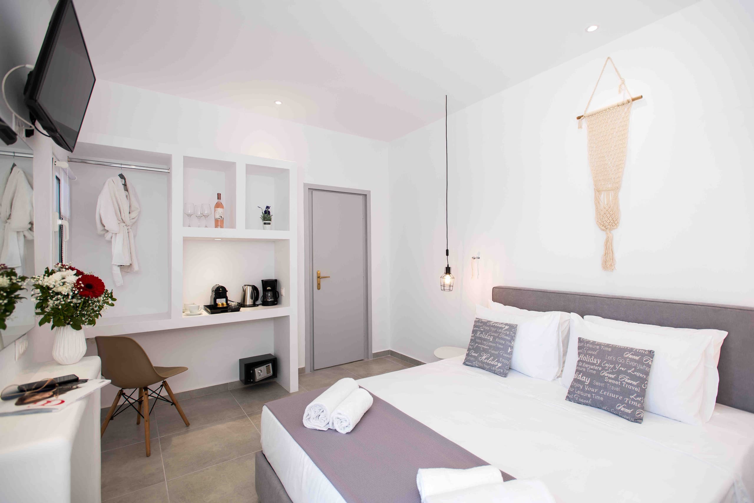 Myconian Little Venice Grand Suite with Sea View 18