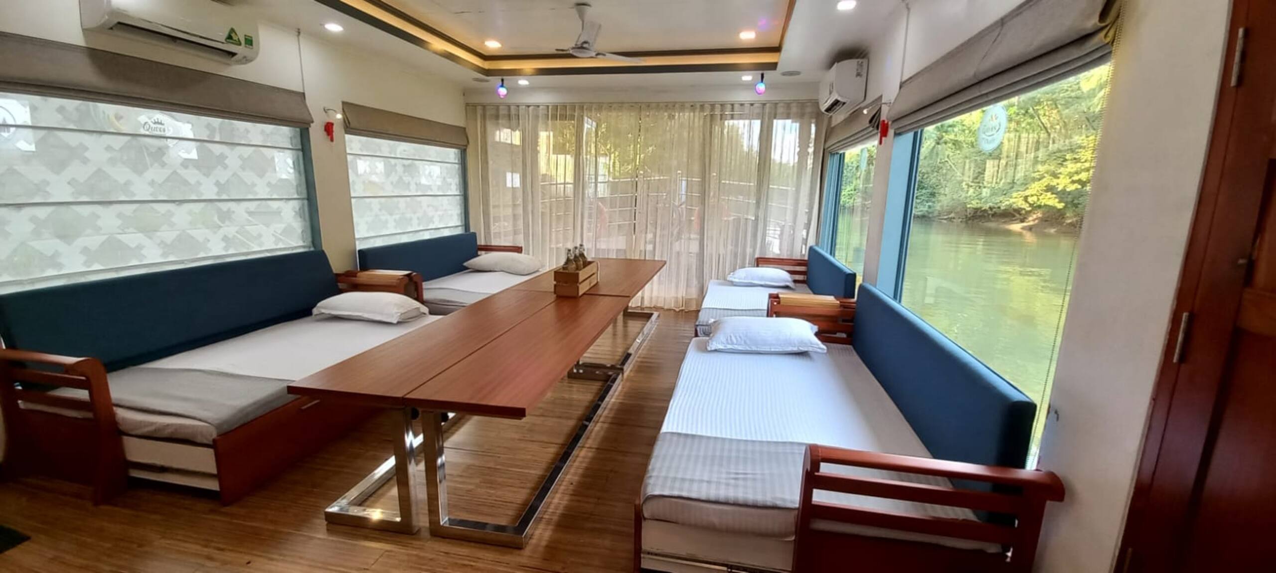 Queen of Chaliyar - Luxury Houseboat Stay (6 pax)