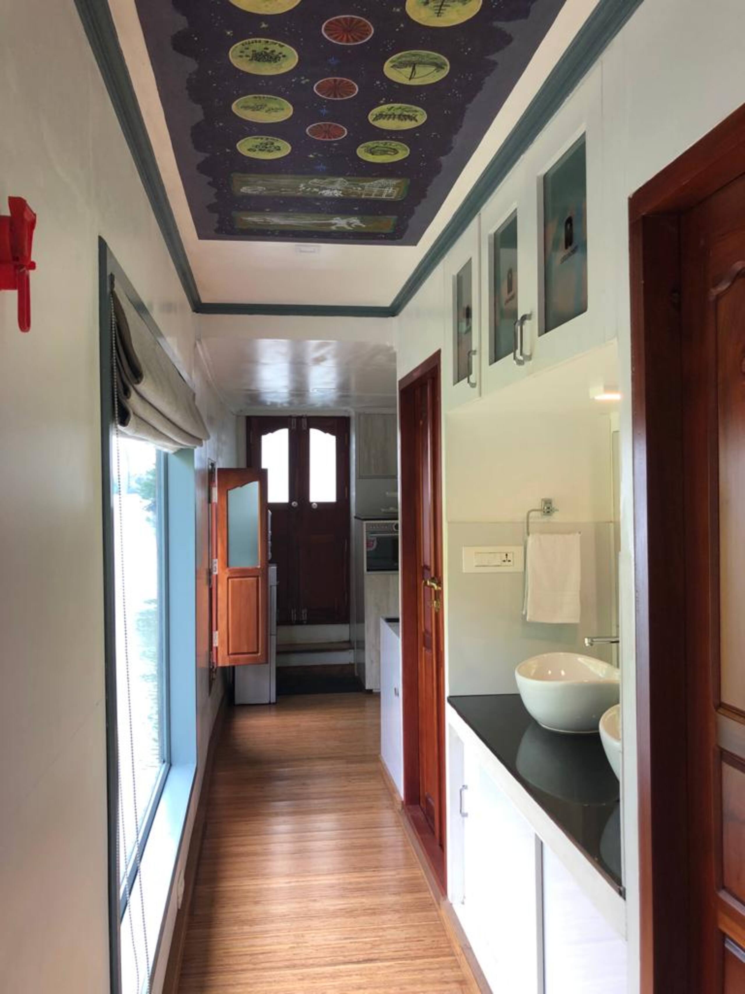 Queen of Chaliyar - Luxury Houseboat Stay (6 pax) — photo 4