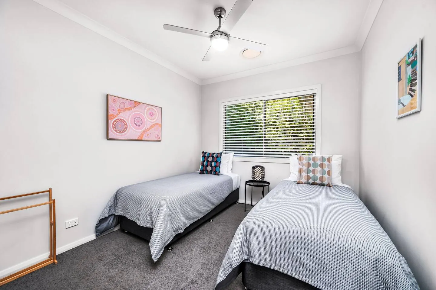 Jacaranda - Tranquil Retreat - Near Glenrock & CBD 9
