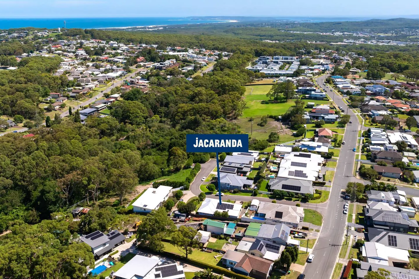 Jacaranda - Tranquil Retreat - Near Glenrock & CBD 17