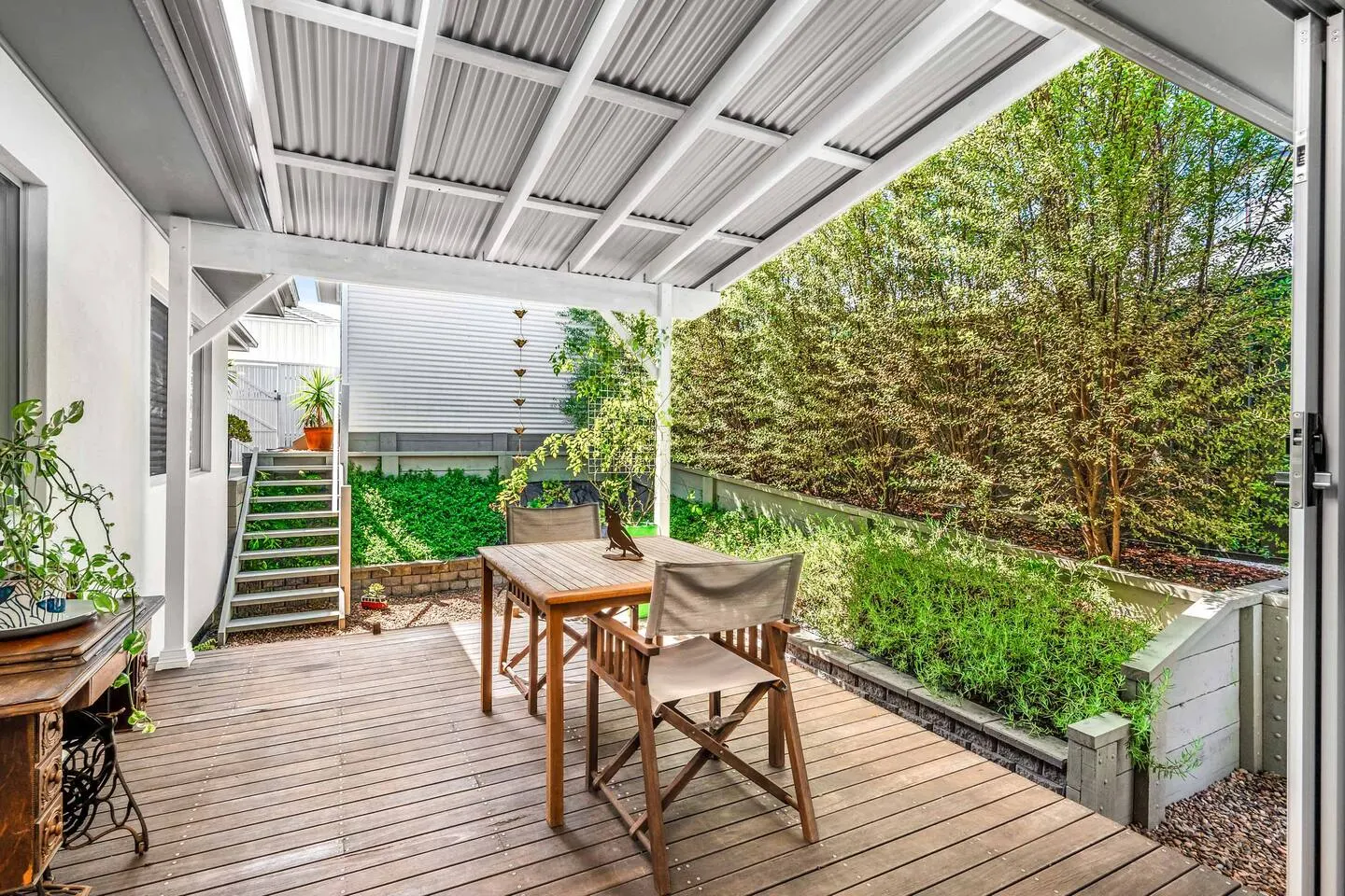 Jacaranda - Tranquil Retreat - Near Glenrock & CBD 18