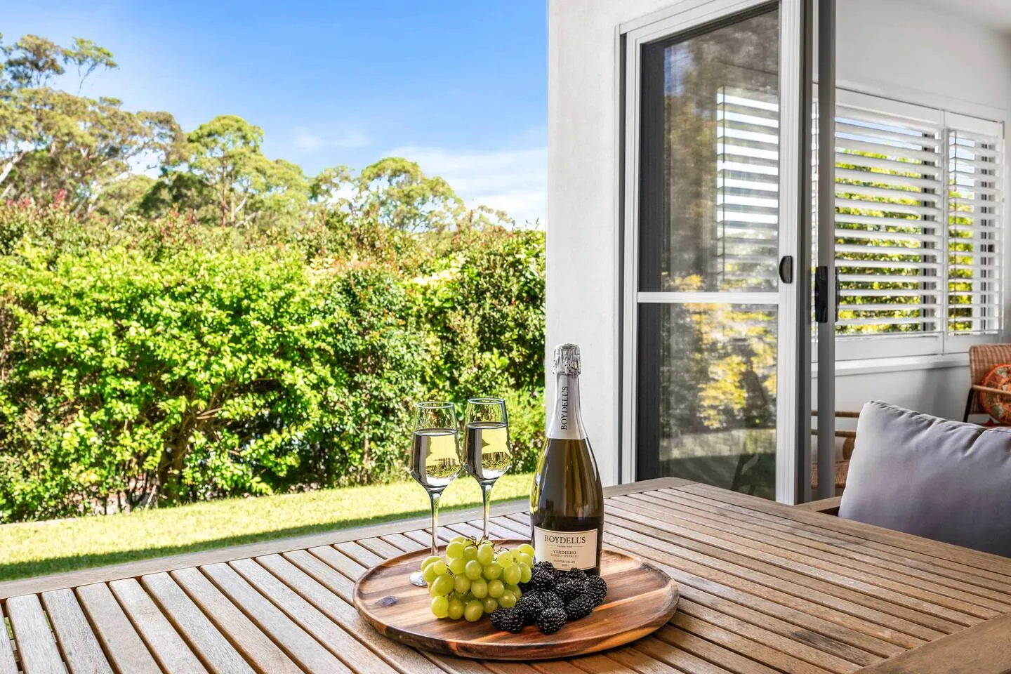Jacaranda - Tranquil Retreat - Near Glenrock & CBD 19