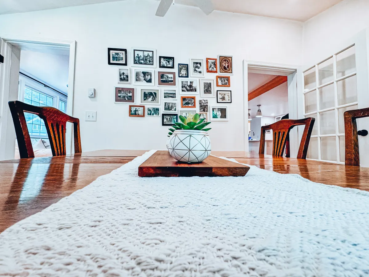 Location & Light! 3 Bed right in N.Conway Village 18