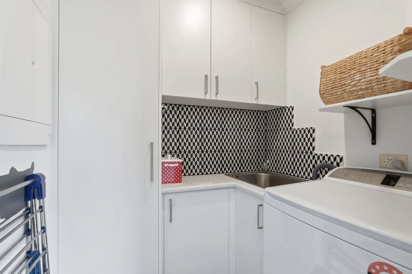 Beachfront Beauty Bellerive 10