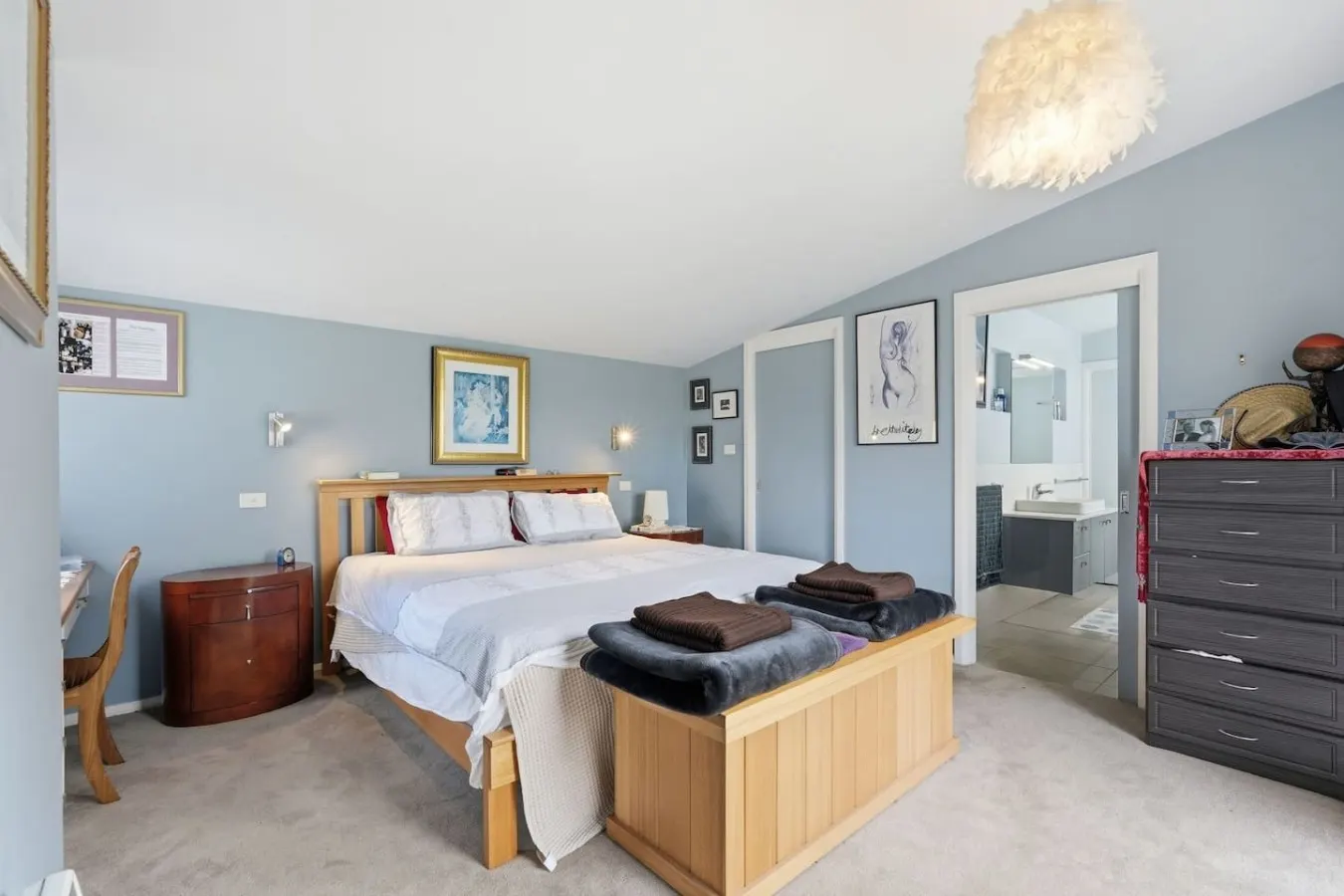 Beachfront Beauty Bellerive 11