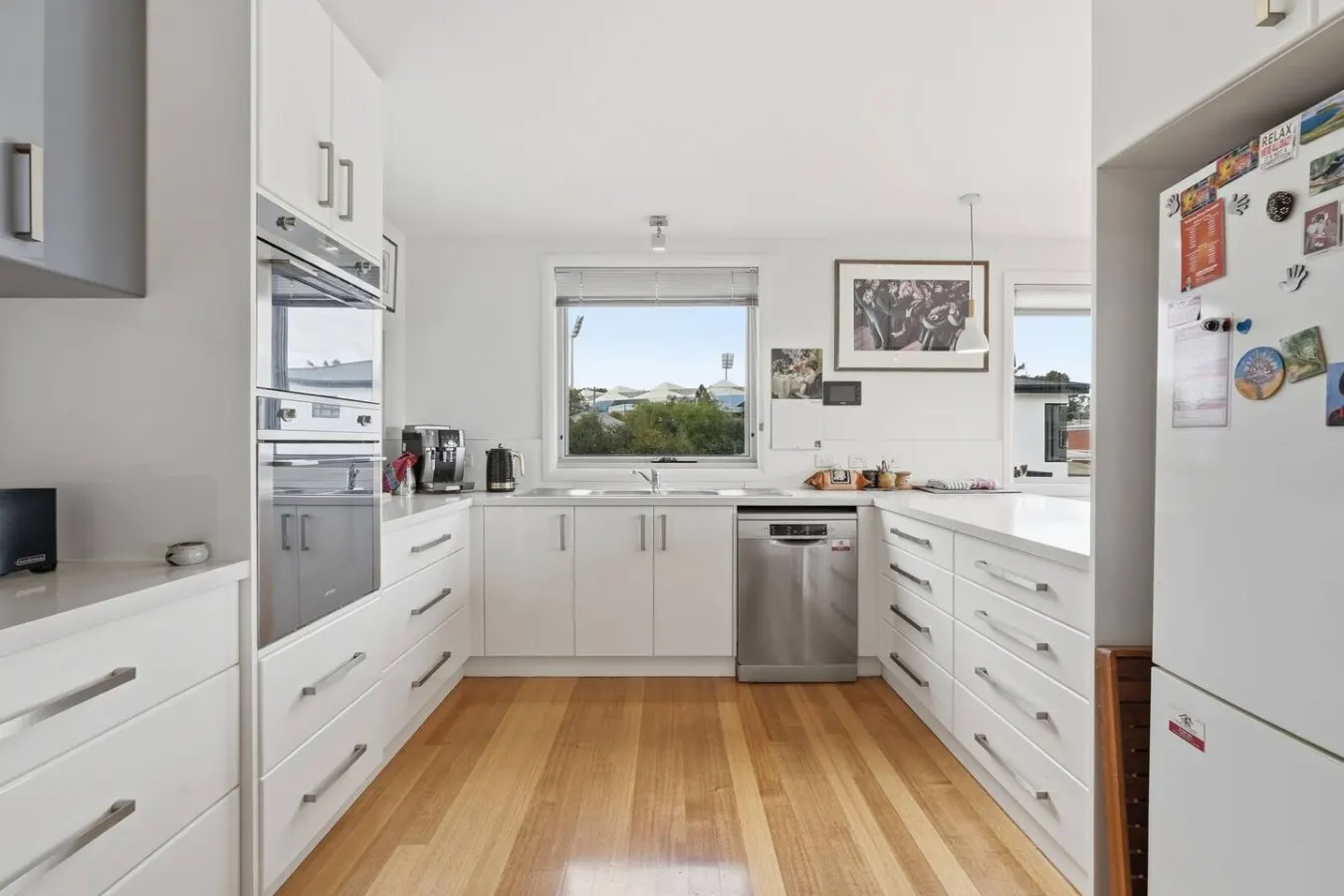Beachfront Beauty Bellerive 13