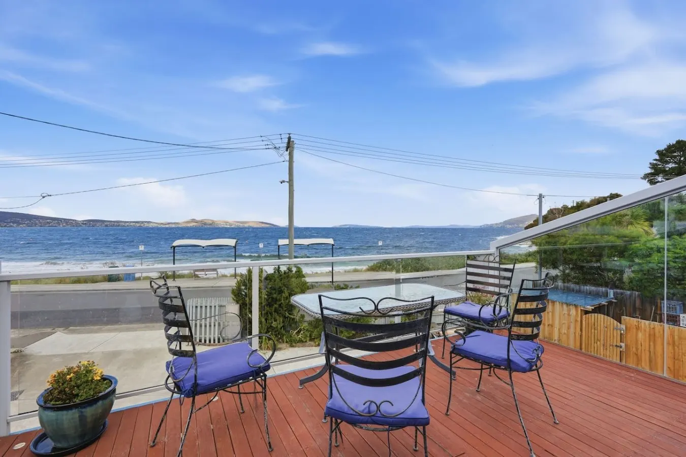 Beachfront Beauty Bellerive 18