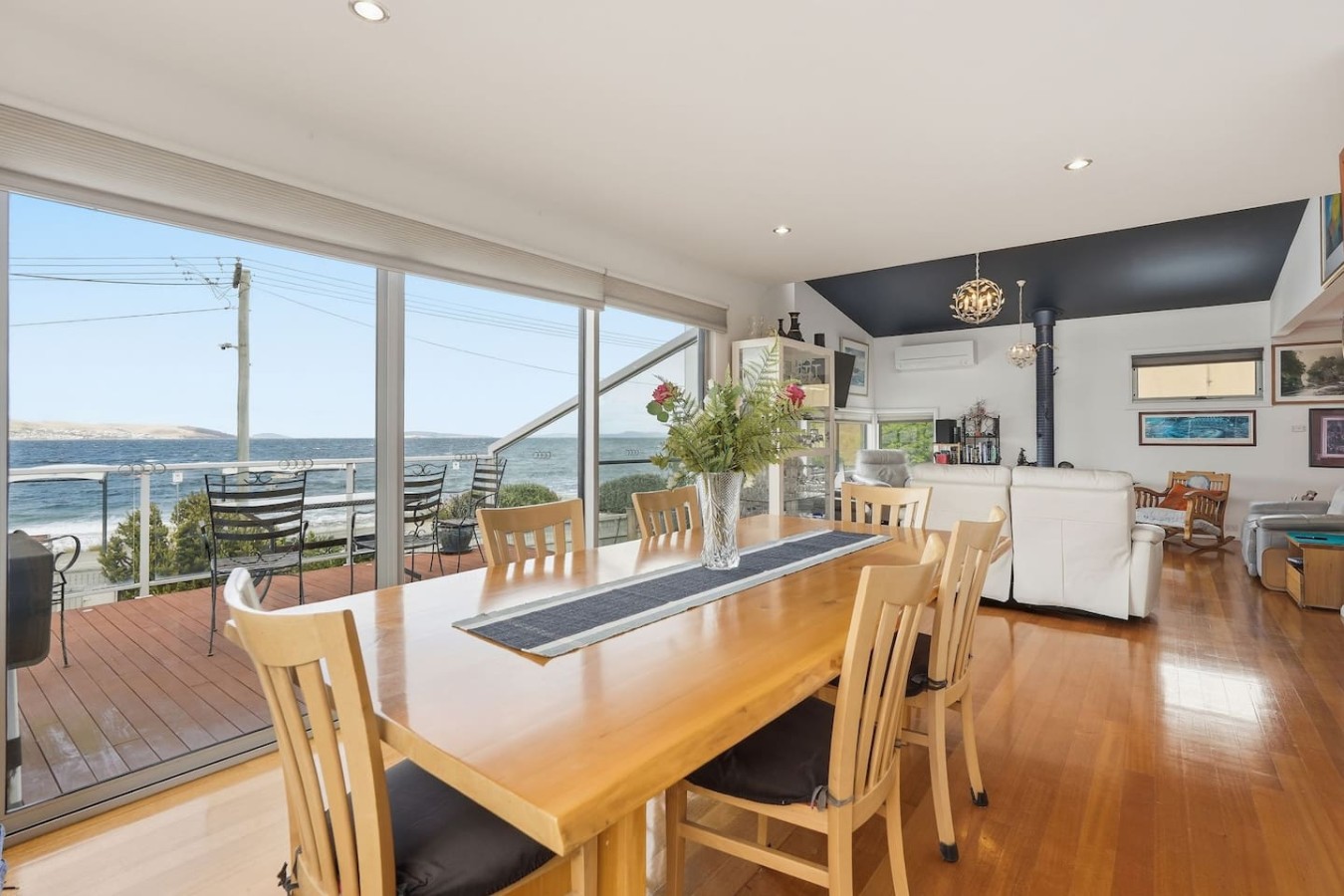 Beachfront Beauty Bellerive 6